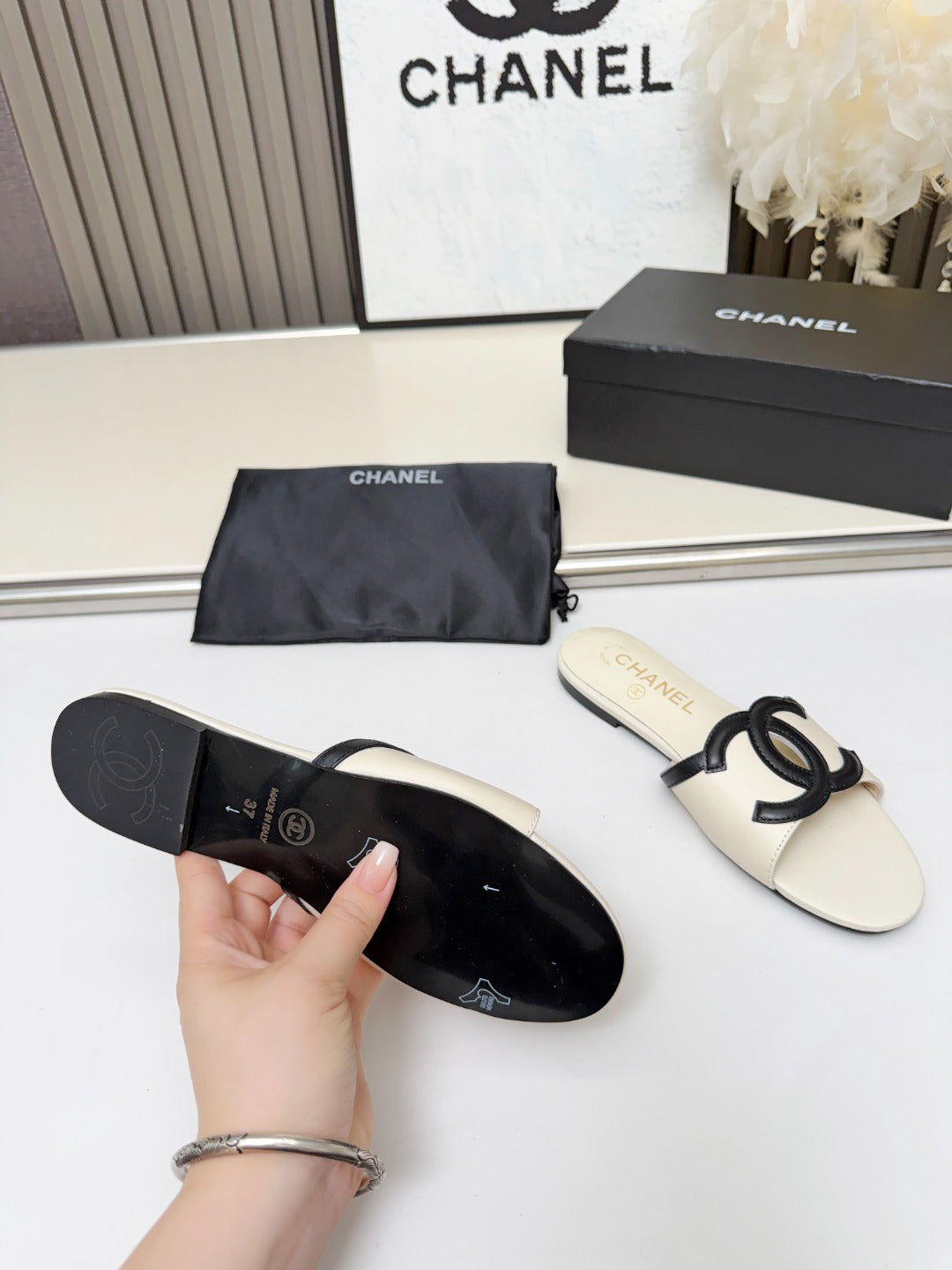 ZPX76C7  Popular high-quality leather slippers