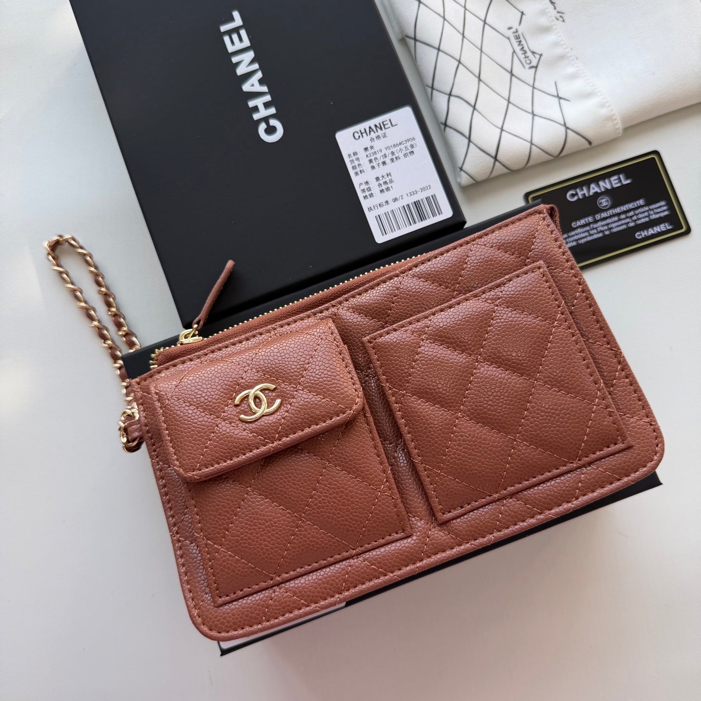B1P46C22 Popular leather bag