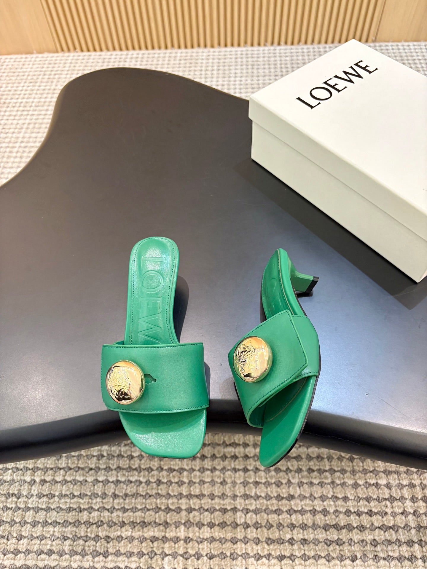Z2X66V17 Popular high-quality leather Shoes