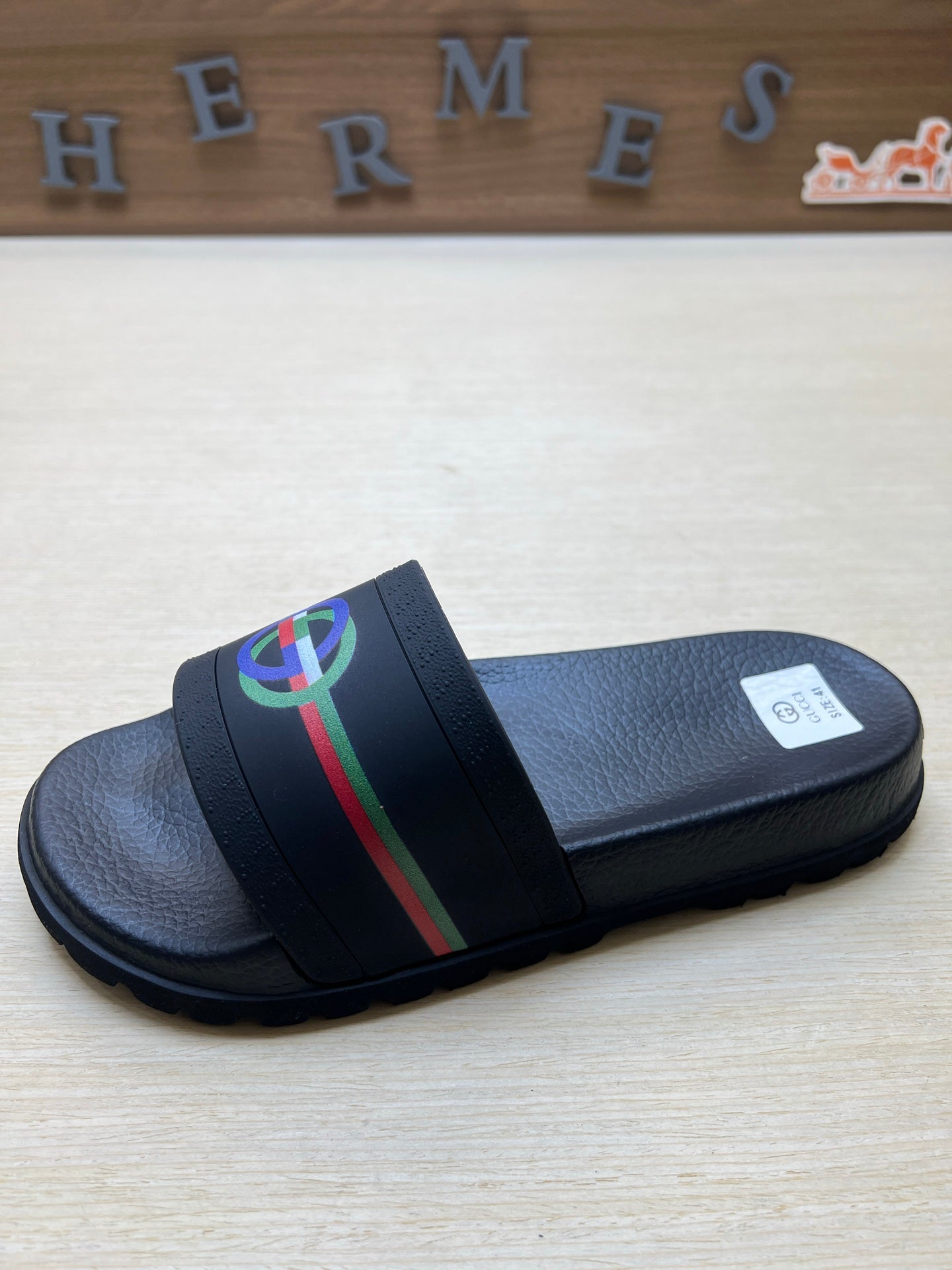 Z5R66B25 Popular Slippers