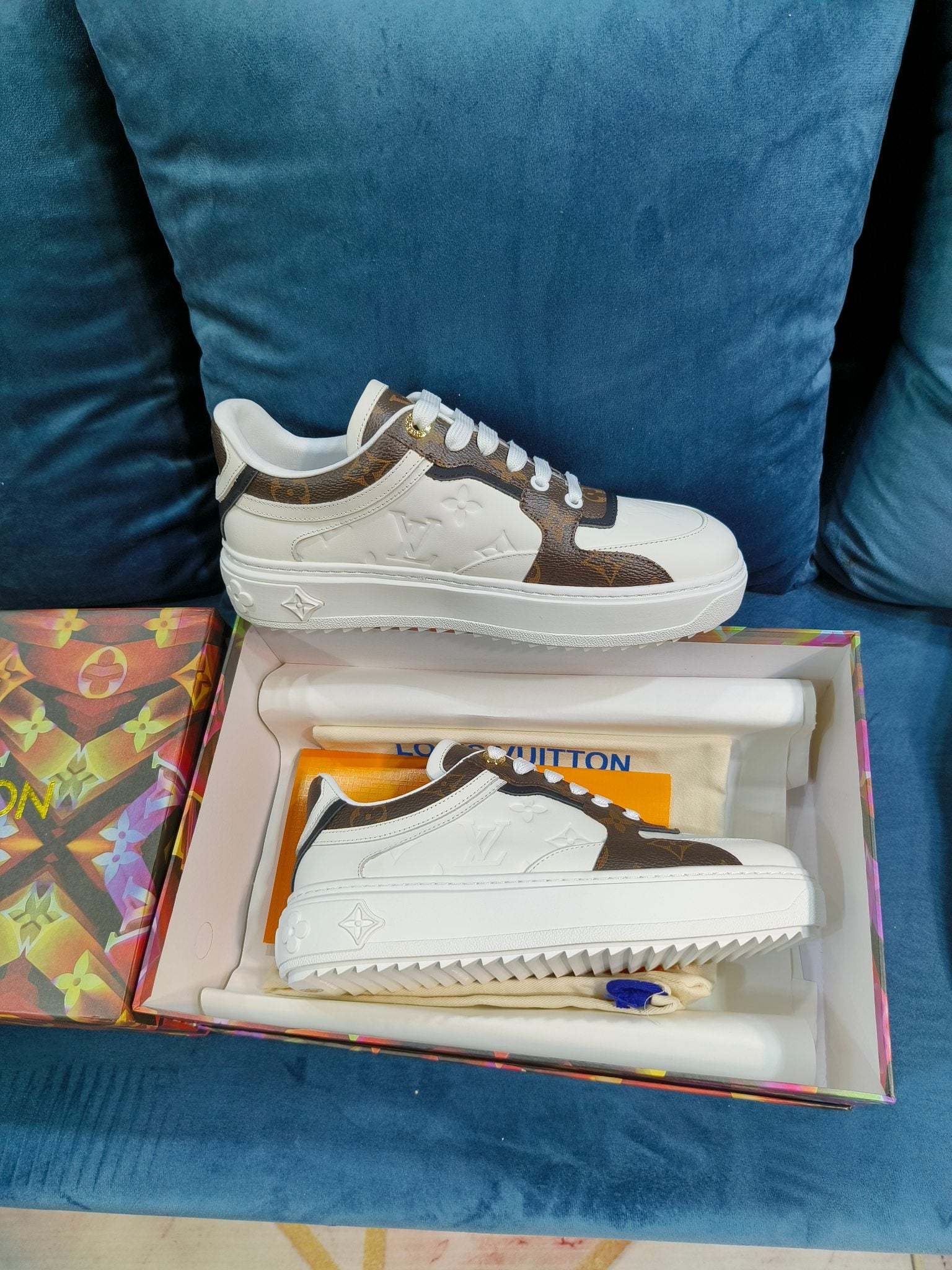 Z2YE45 Popular Sneakers