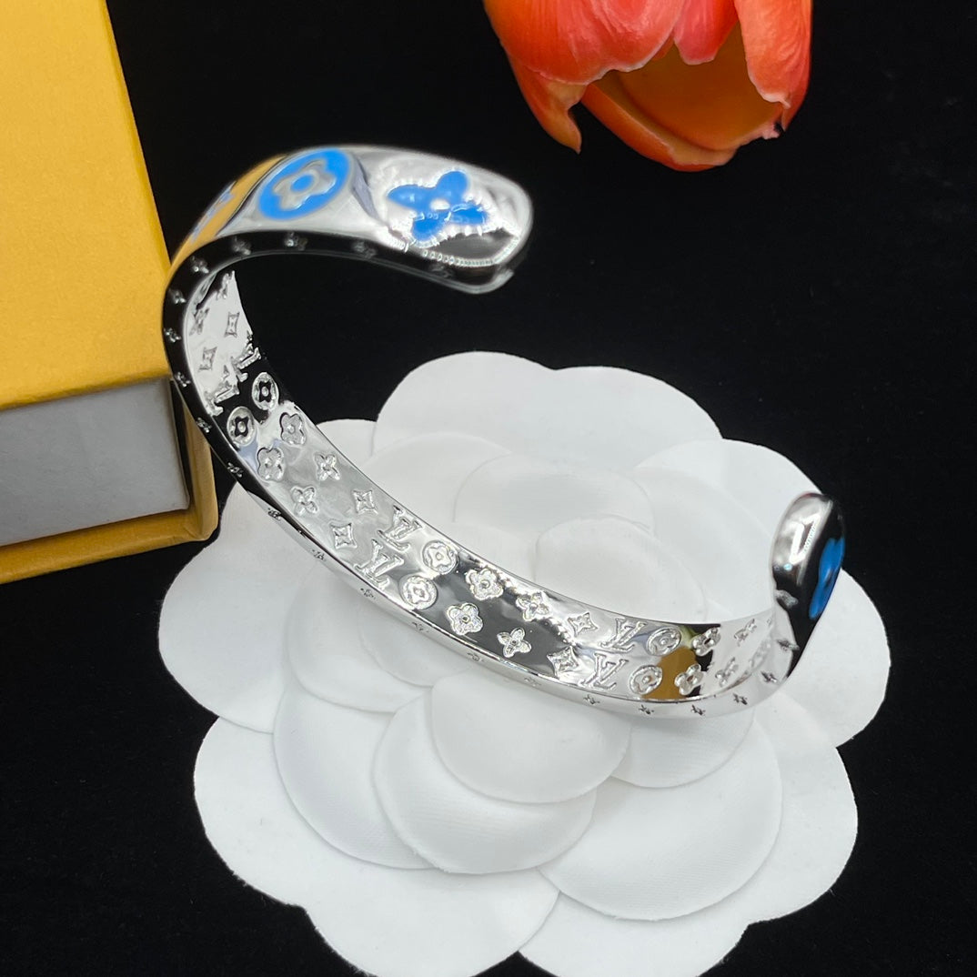 X1Z94E1054K  Popular Bracelets