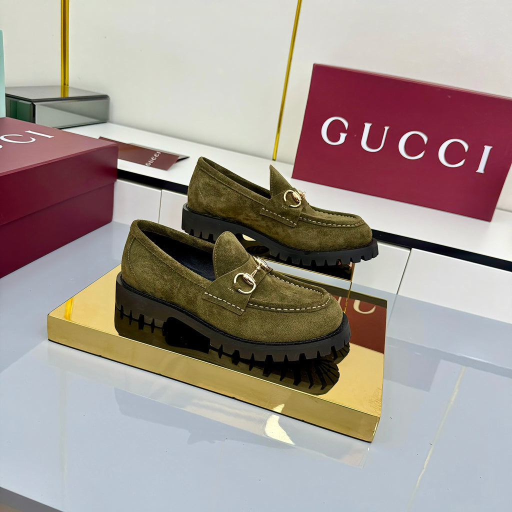 Z2Q105B304 Popular high-quality Shoes