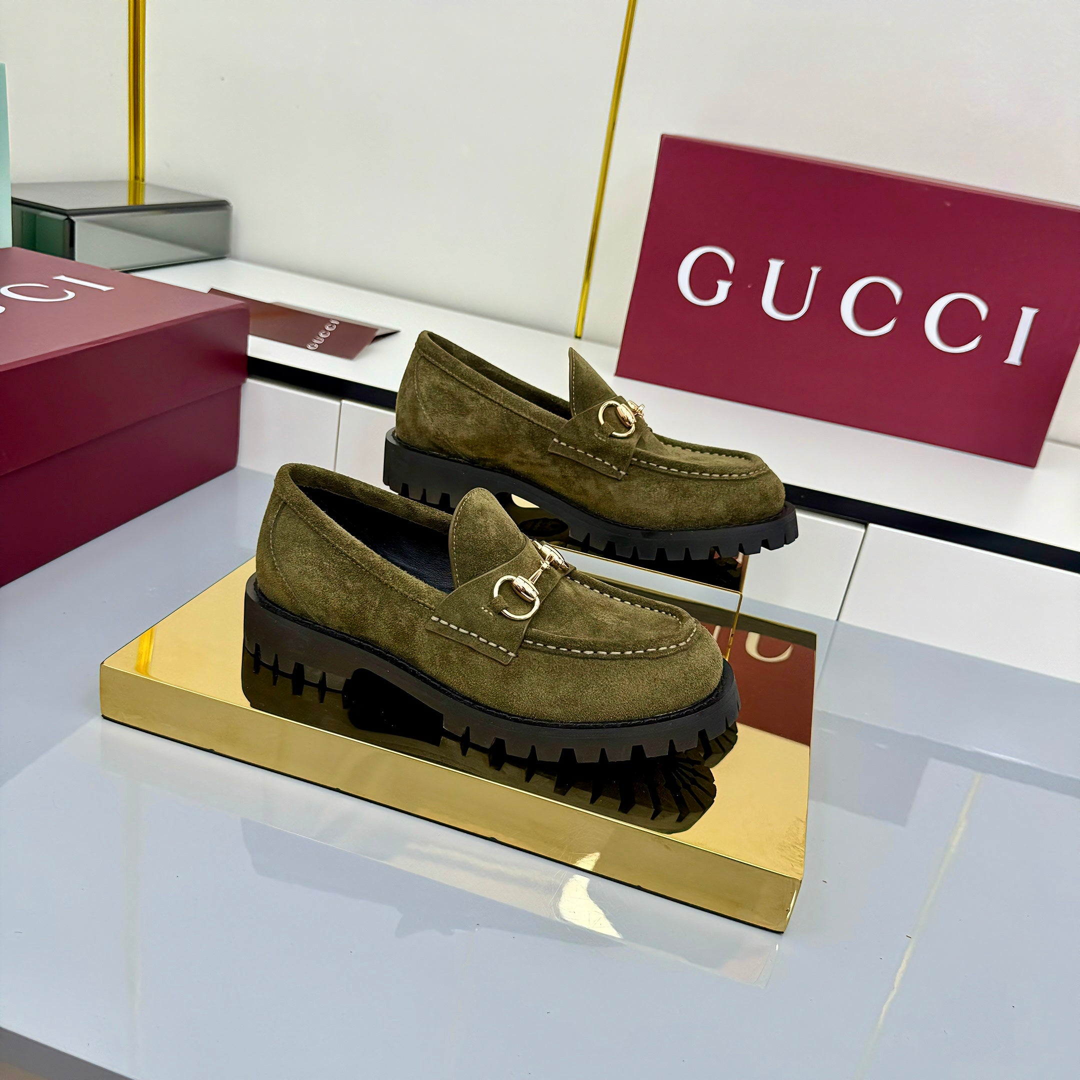Z2Q105B304 Popular high-quality Shoes