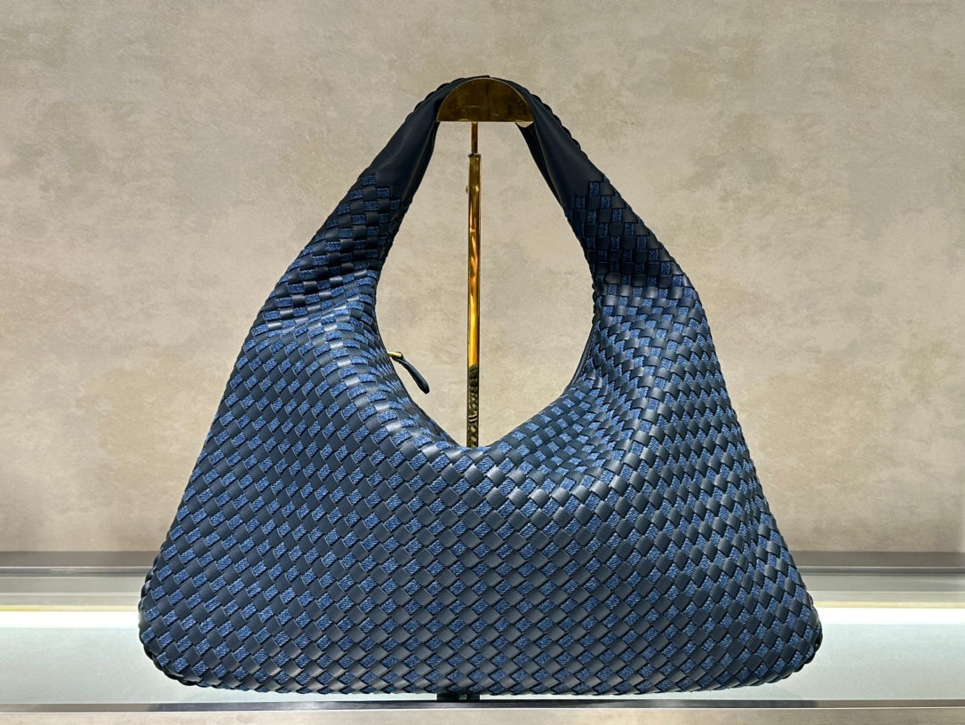 B1W35A116 Popular leather bag