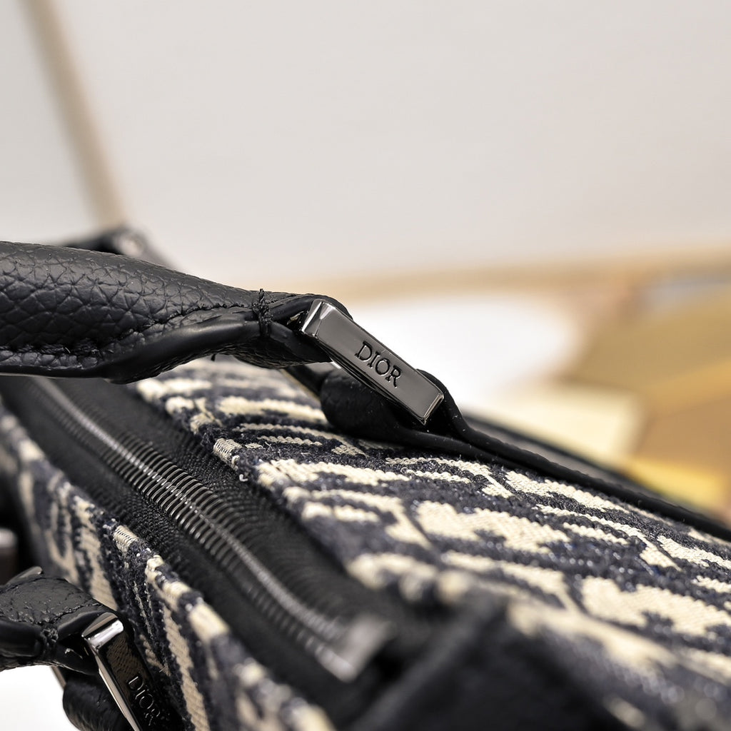 B1X104D65 Popular  bag