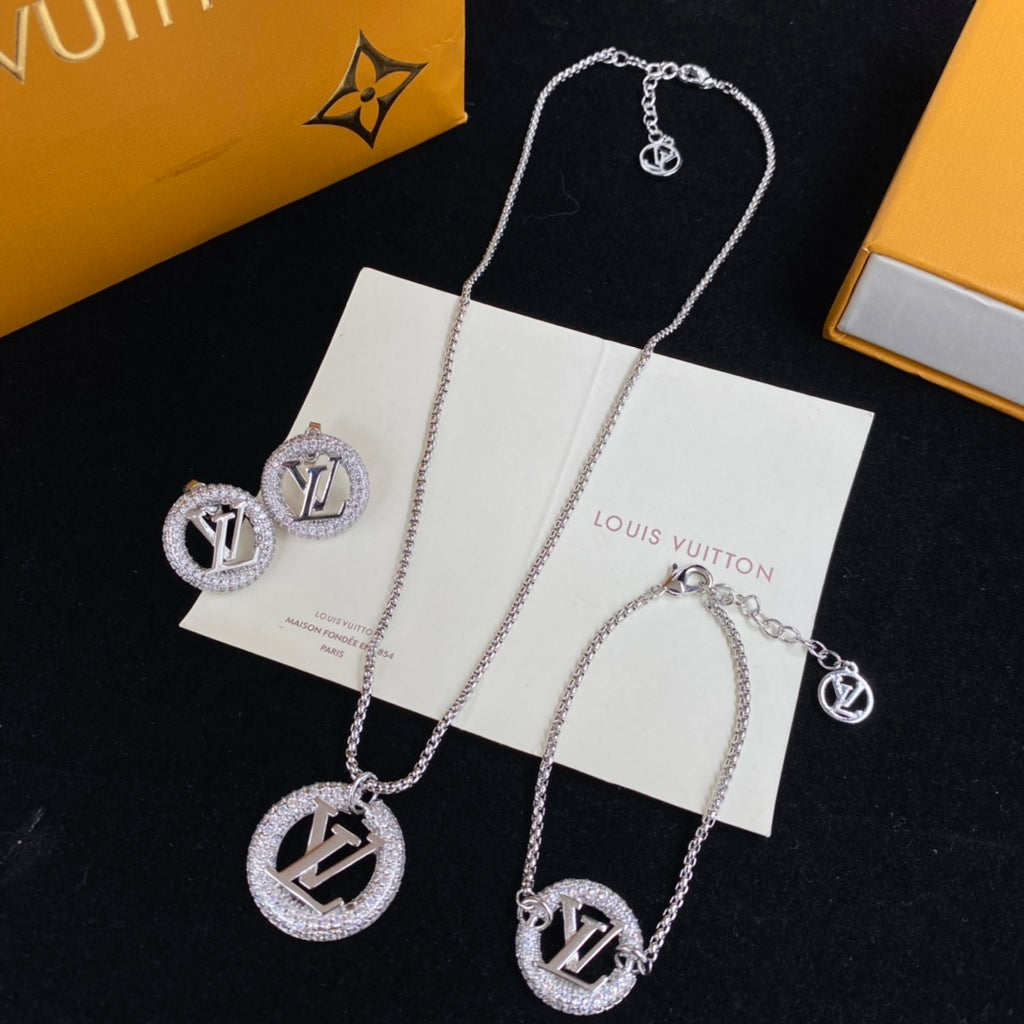 X1Z64E556X  Popular Earrings Bracelets Necklaces