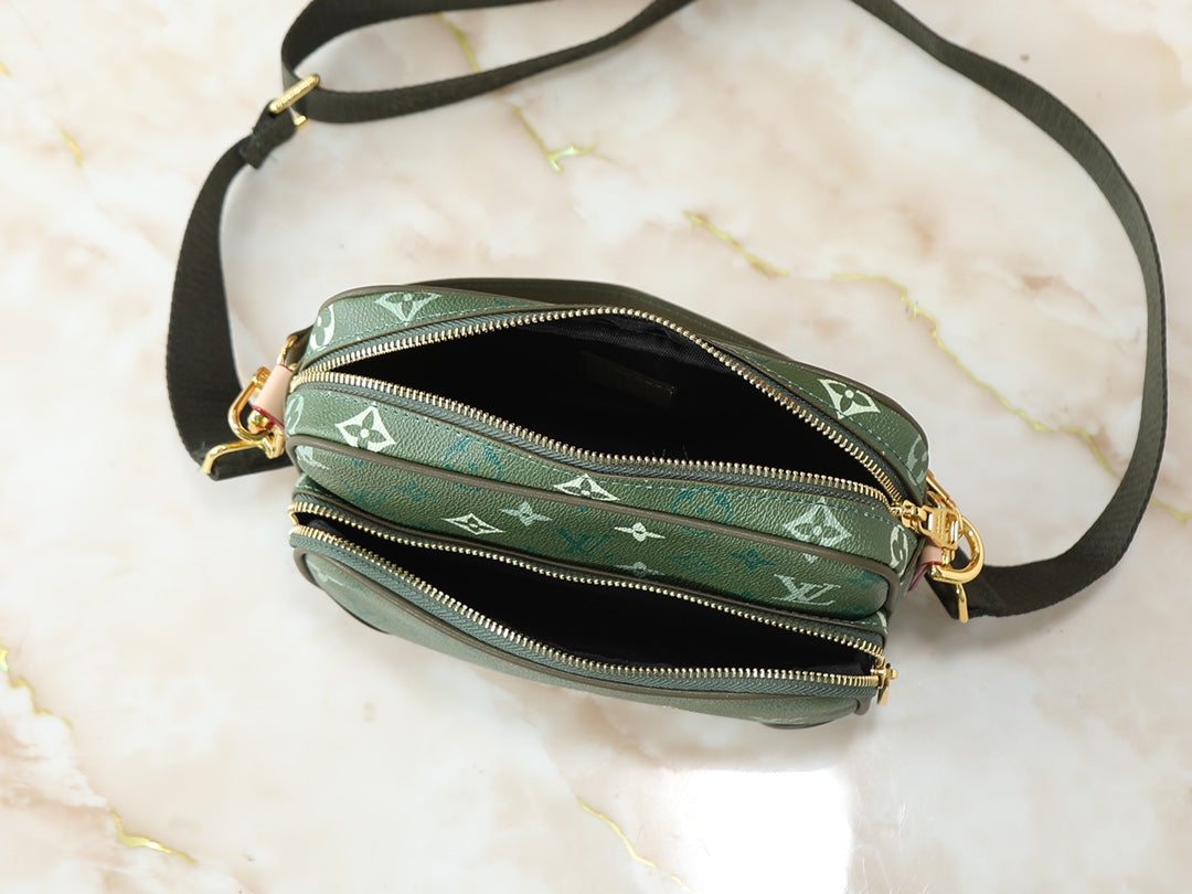 B1P46E110 Popular leather bag