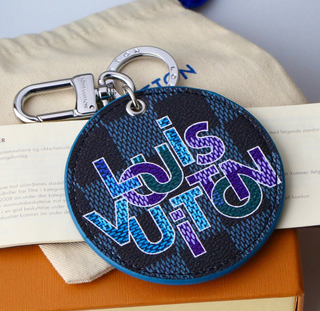 A1Z105E90 Popular bag 's charms accessories