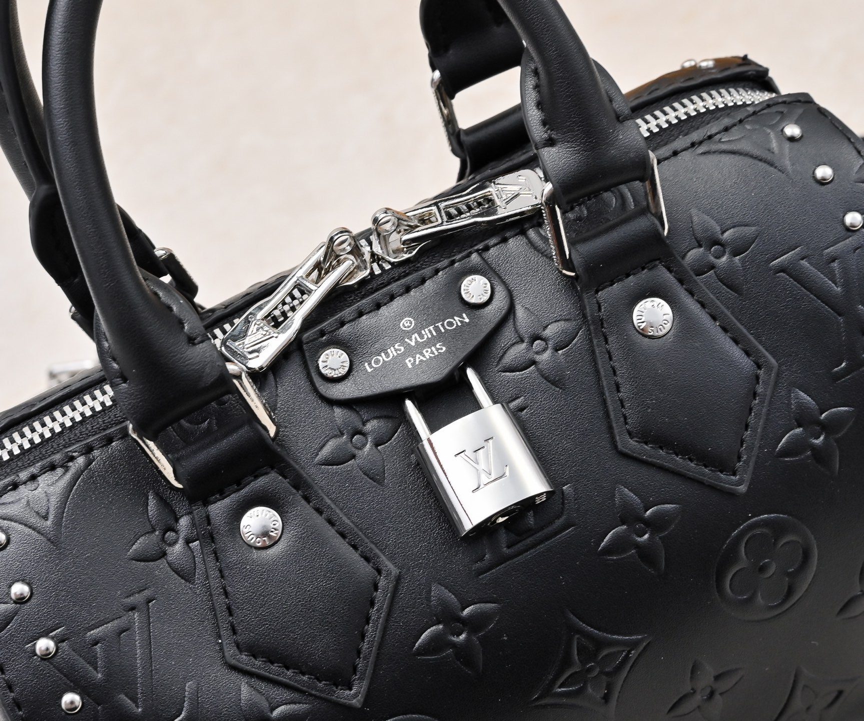 B1N36E5 Popular leather bag