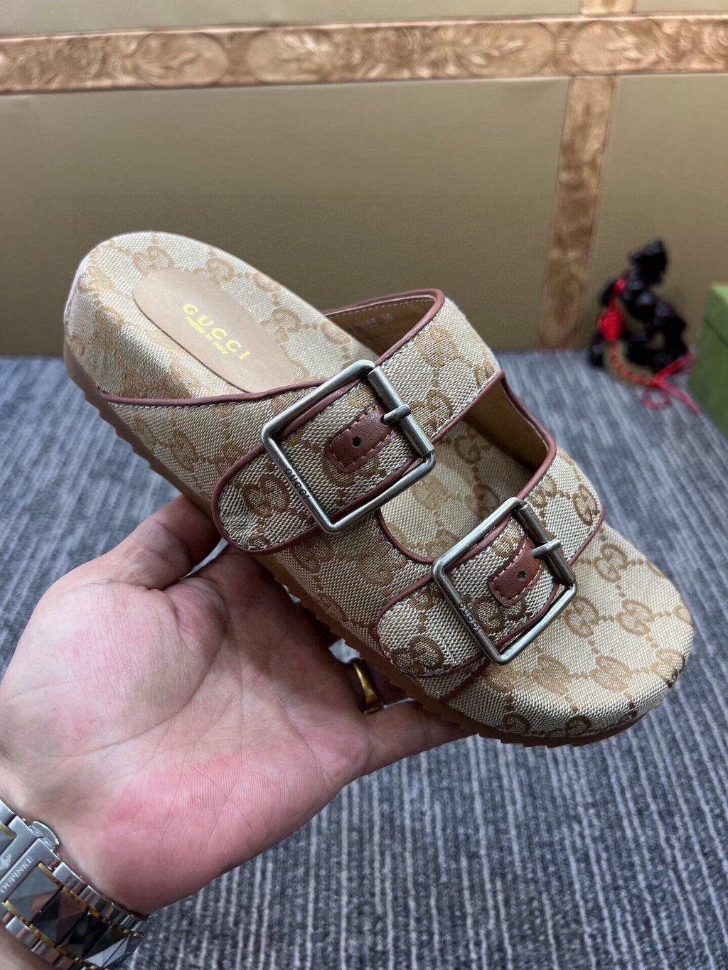 Z5QB17  Popular shoes