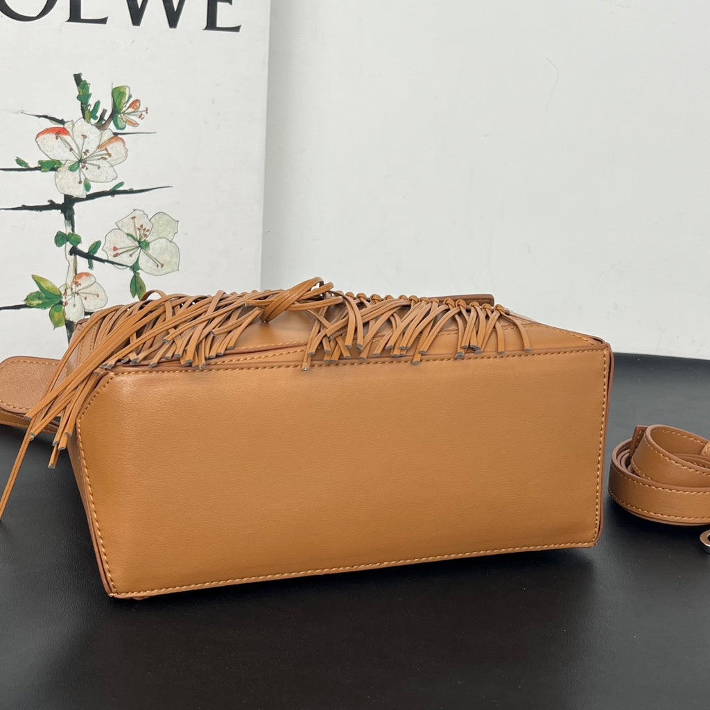B1R66A17 Popular leather bag
