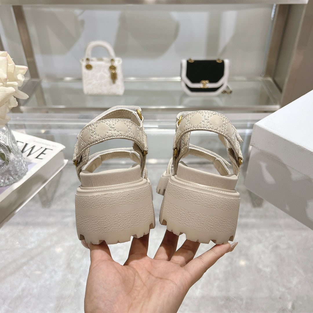 Z2Q55D48 Popular leather shoes