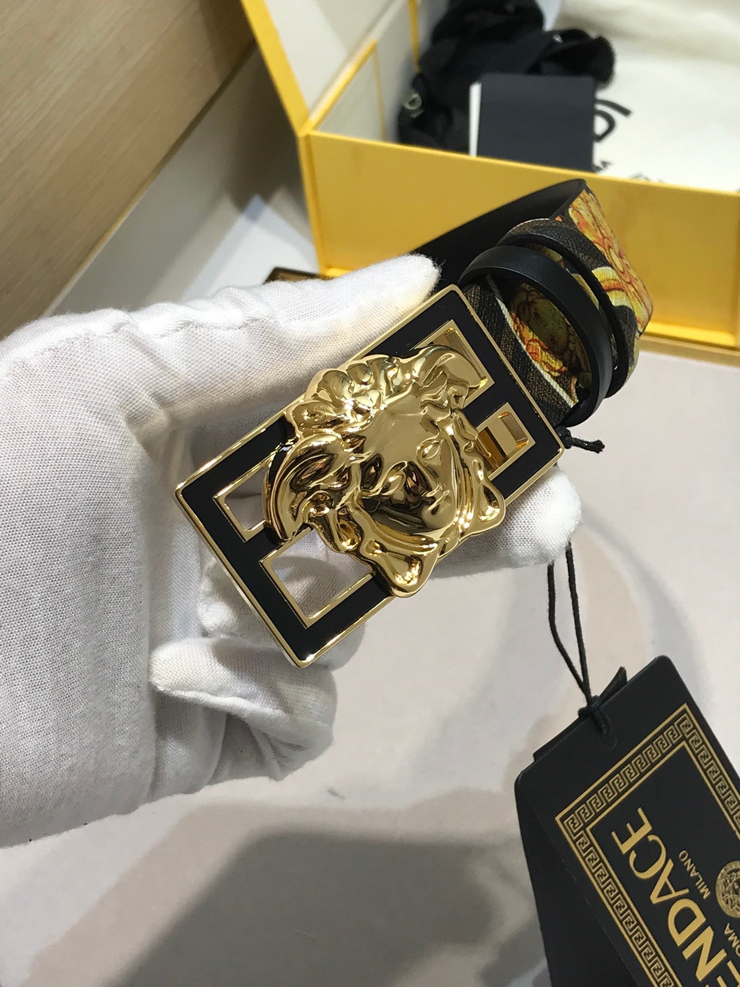 P1Q64V82 Popular High quality belt With full package