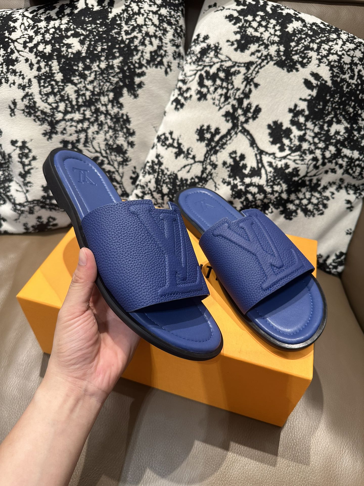 Z2Z85E25  Popular leather Shoes