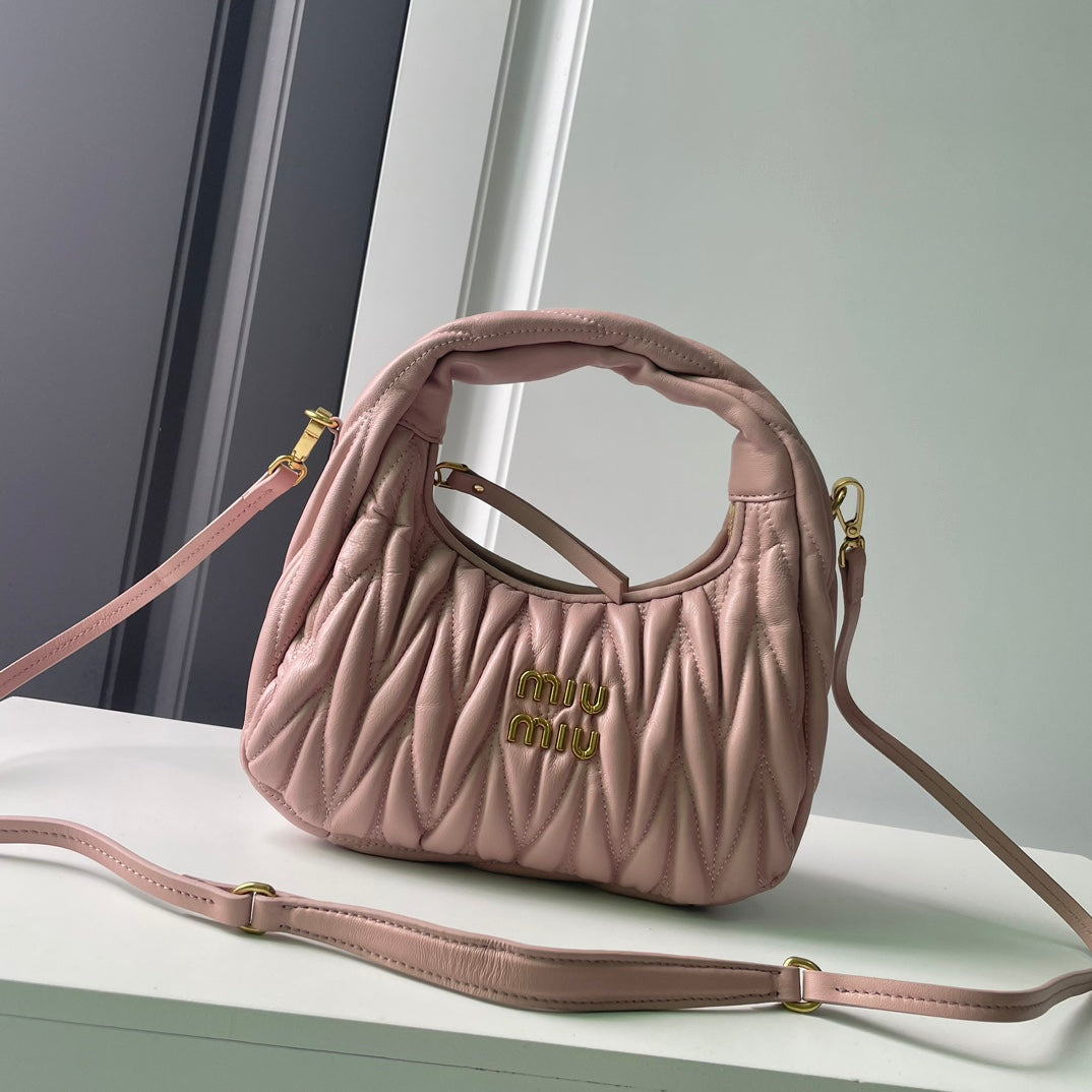 B1P46A116 Popular leather bag