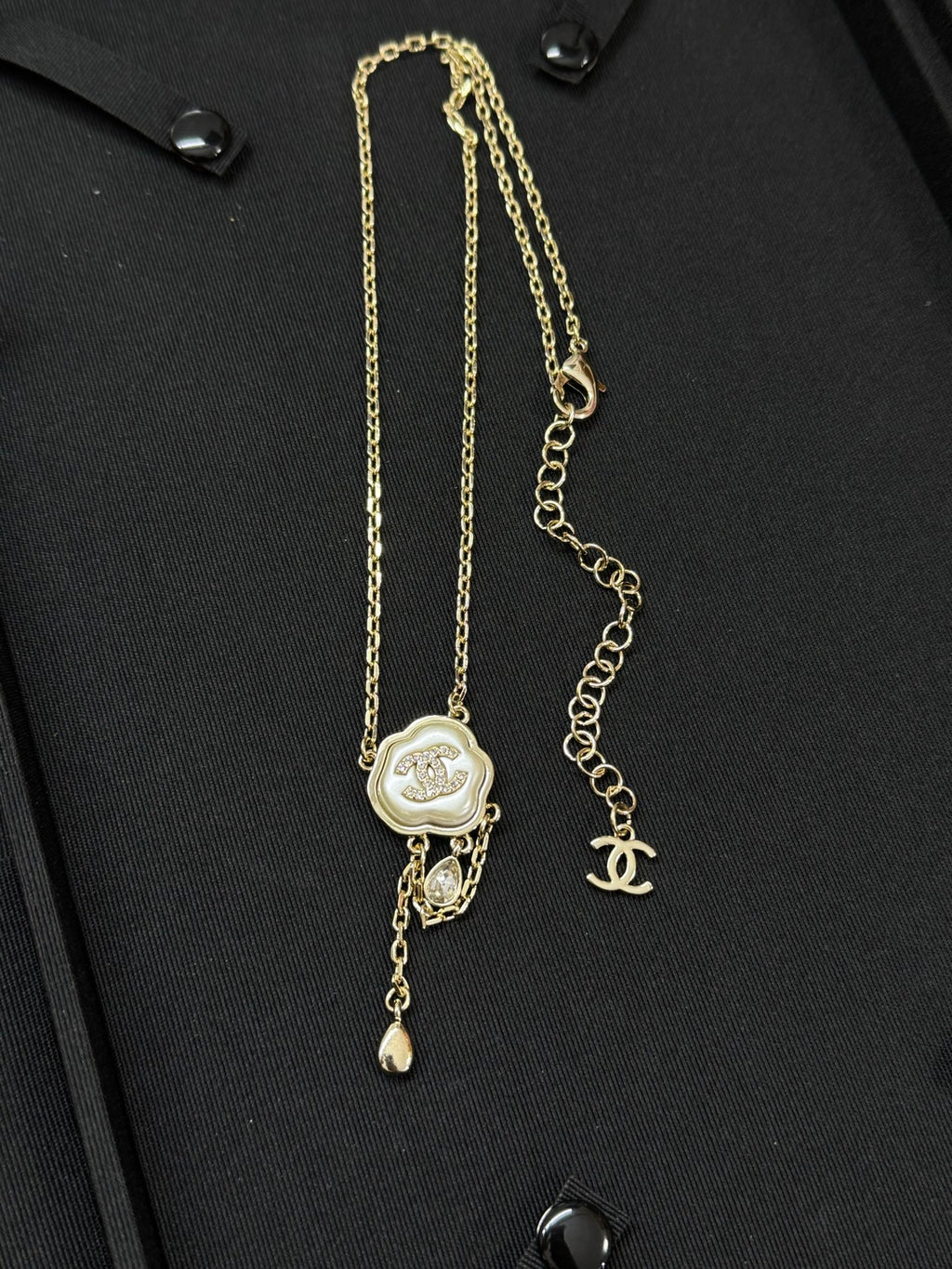 X1Q95C119X Popular Necklaces. Earrings
