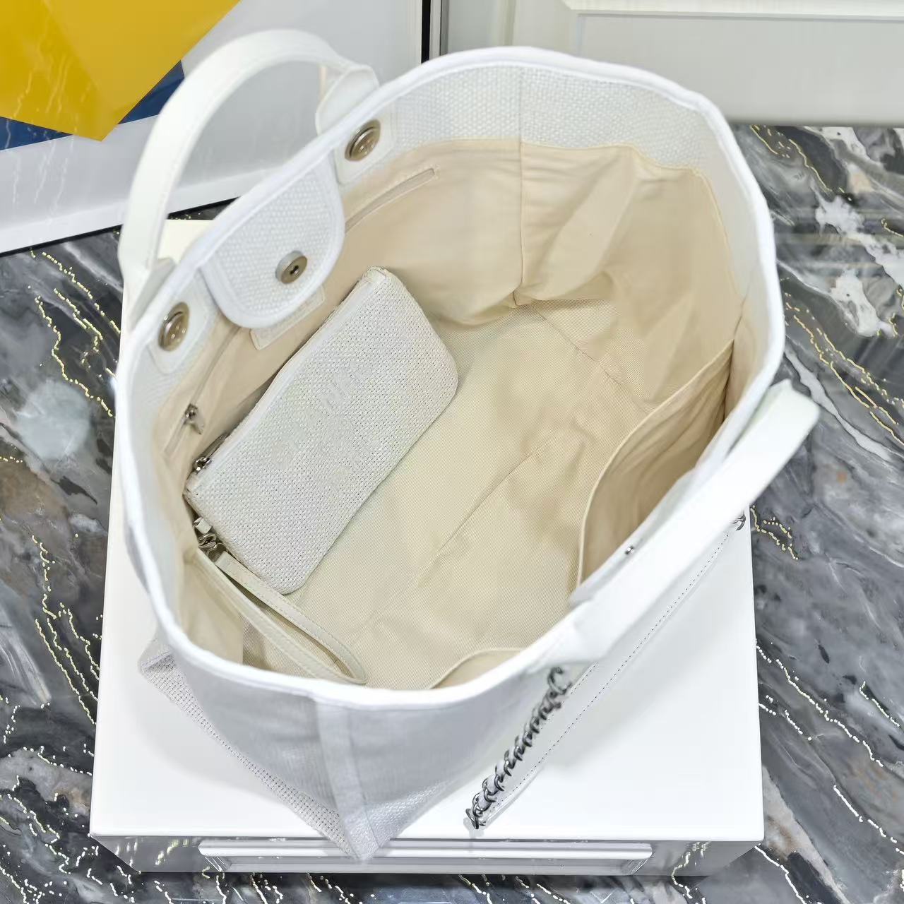 B1P46C4 Popular bag