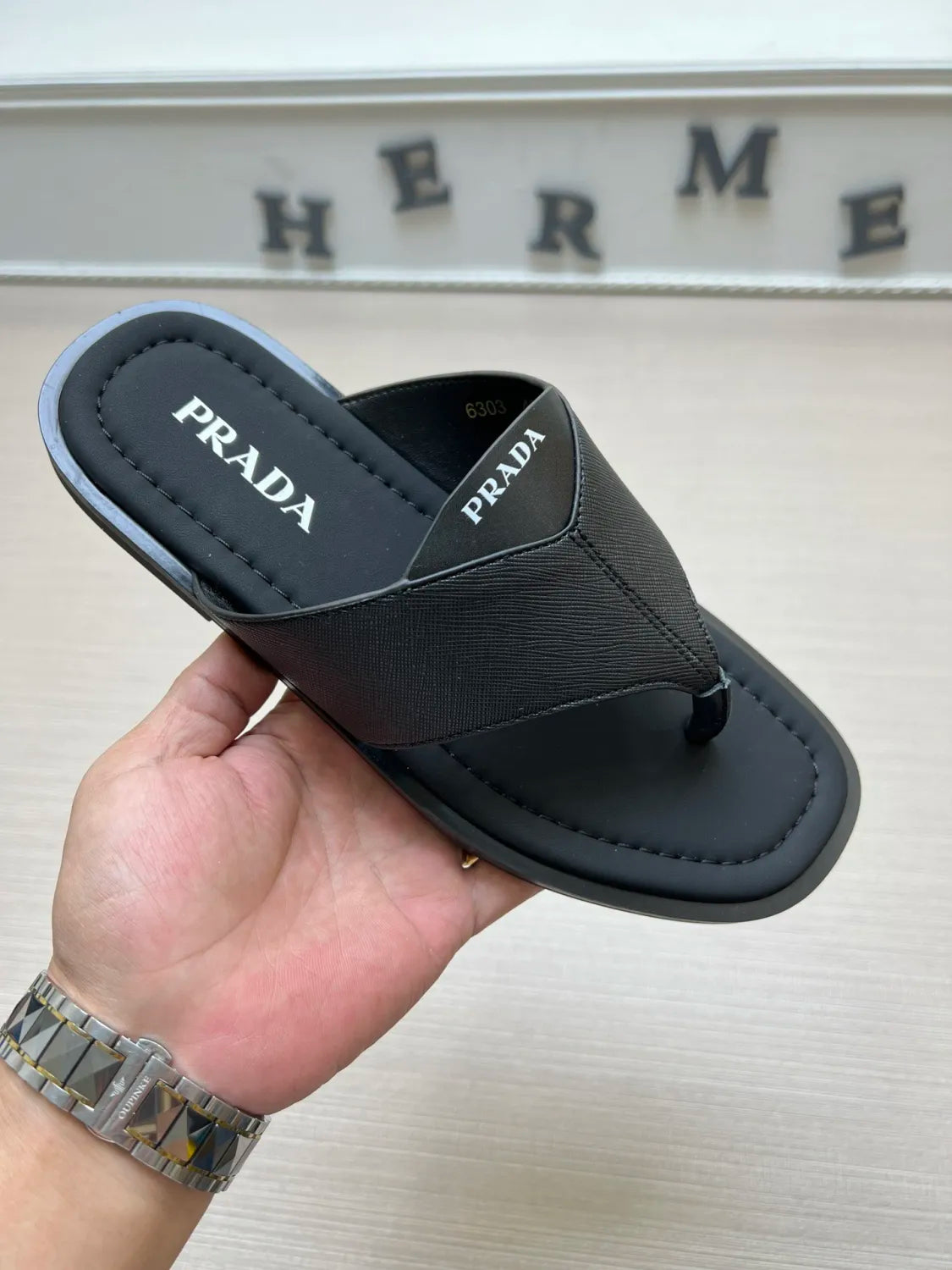 Z5ZPD72  Popular slippers