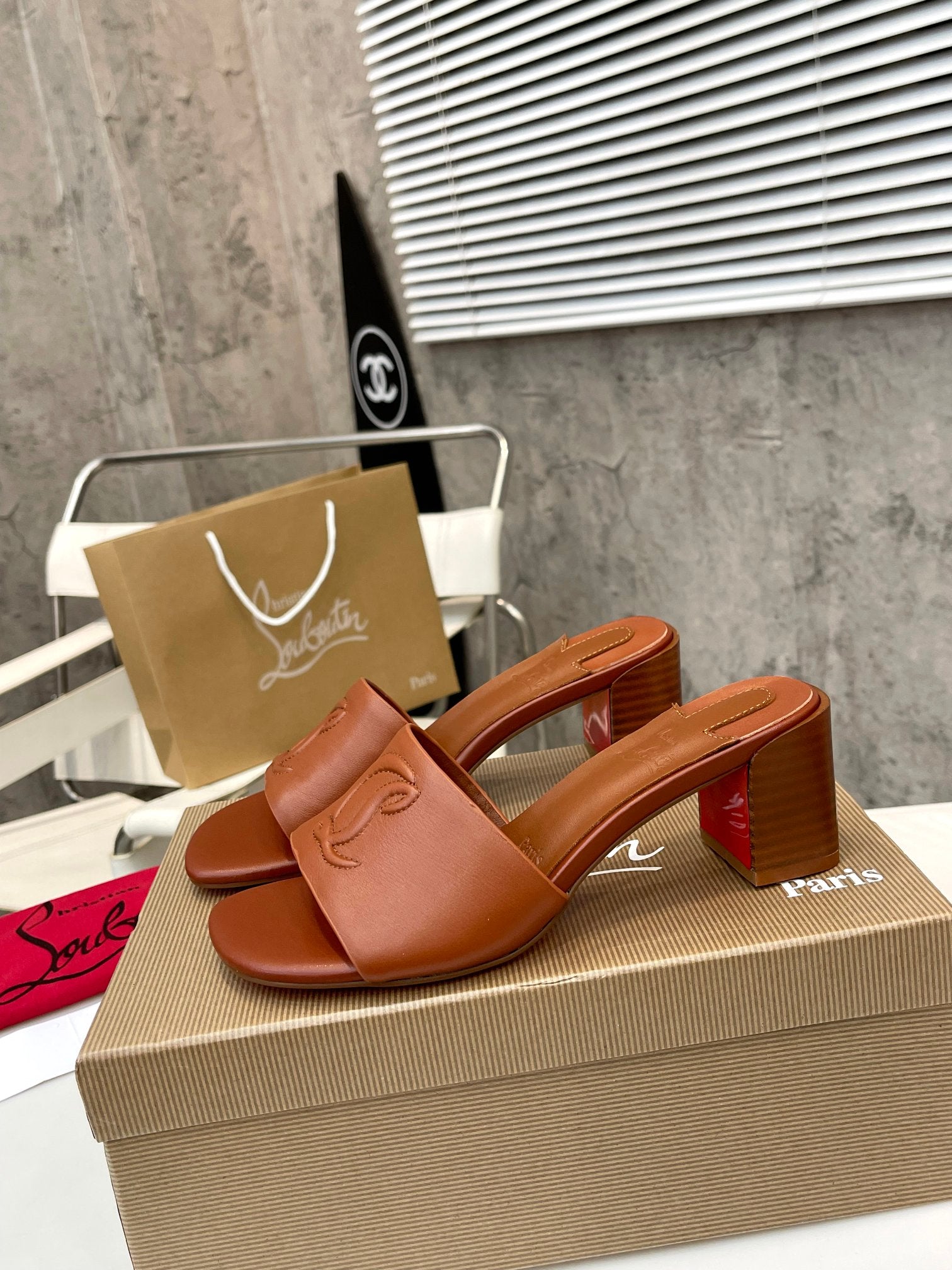 Z2XA28 Popular leather High heels  Heel height 5.5cm