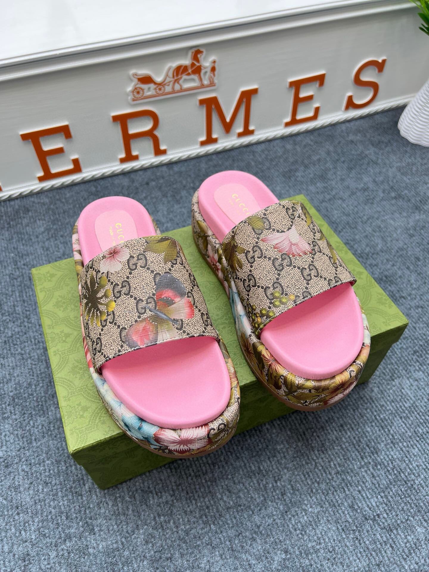 Z5ZB122 Popular slippers  Sole thickness 5.5cm
