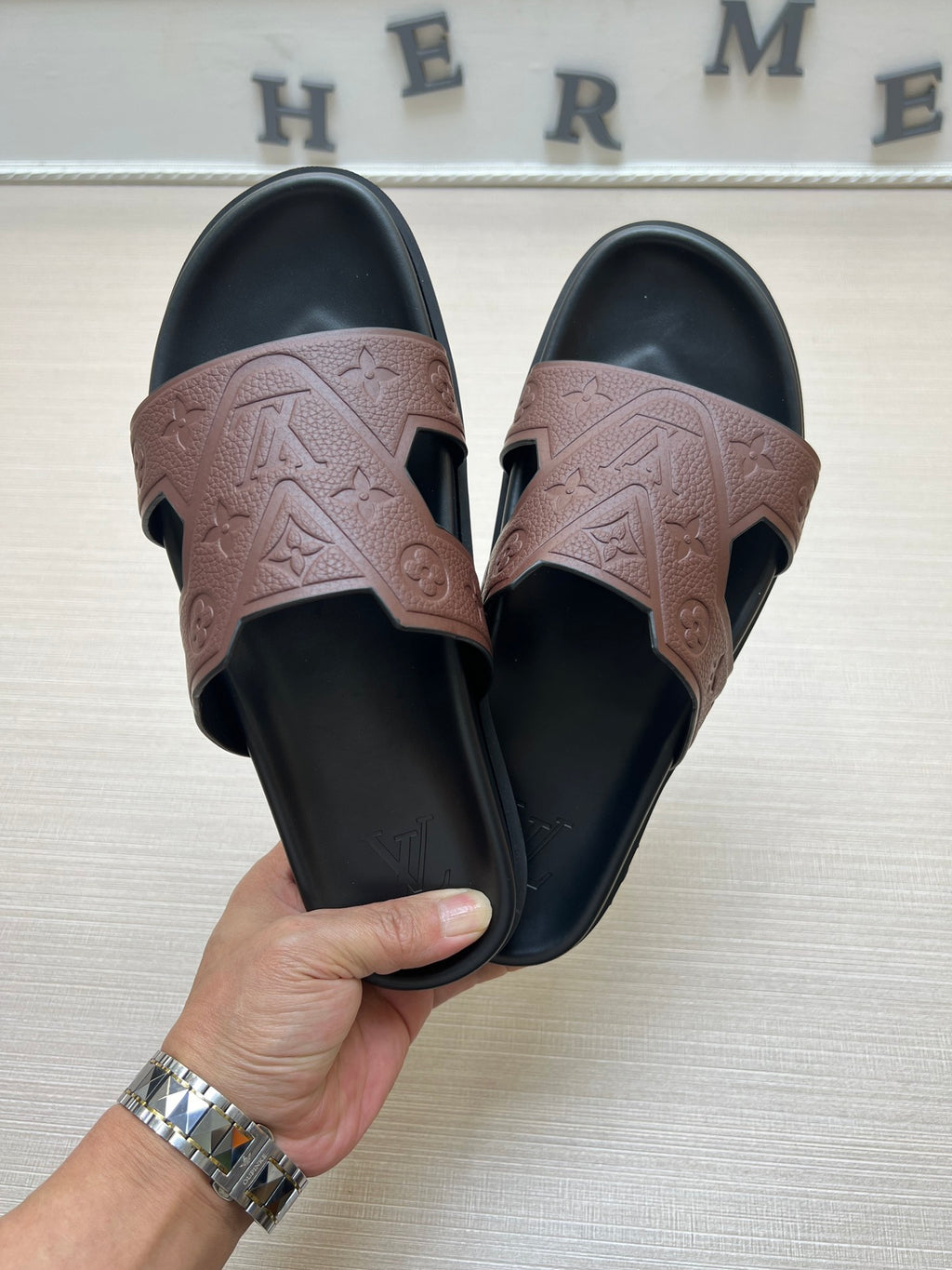 Z5ZE68 Popular slippers