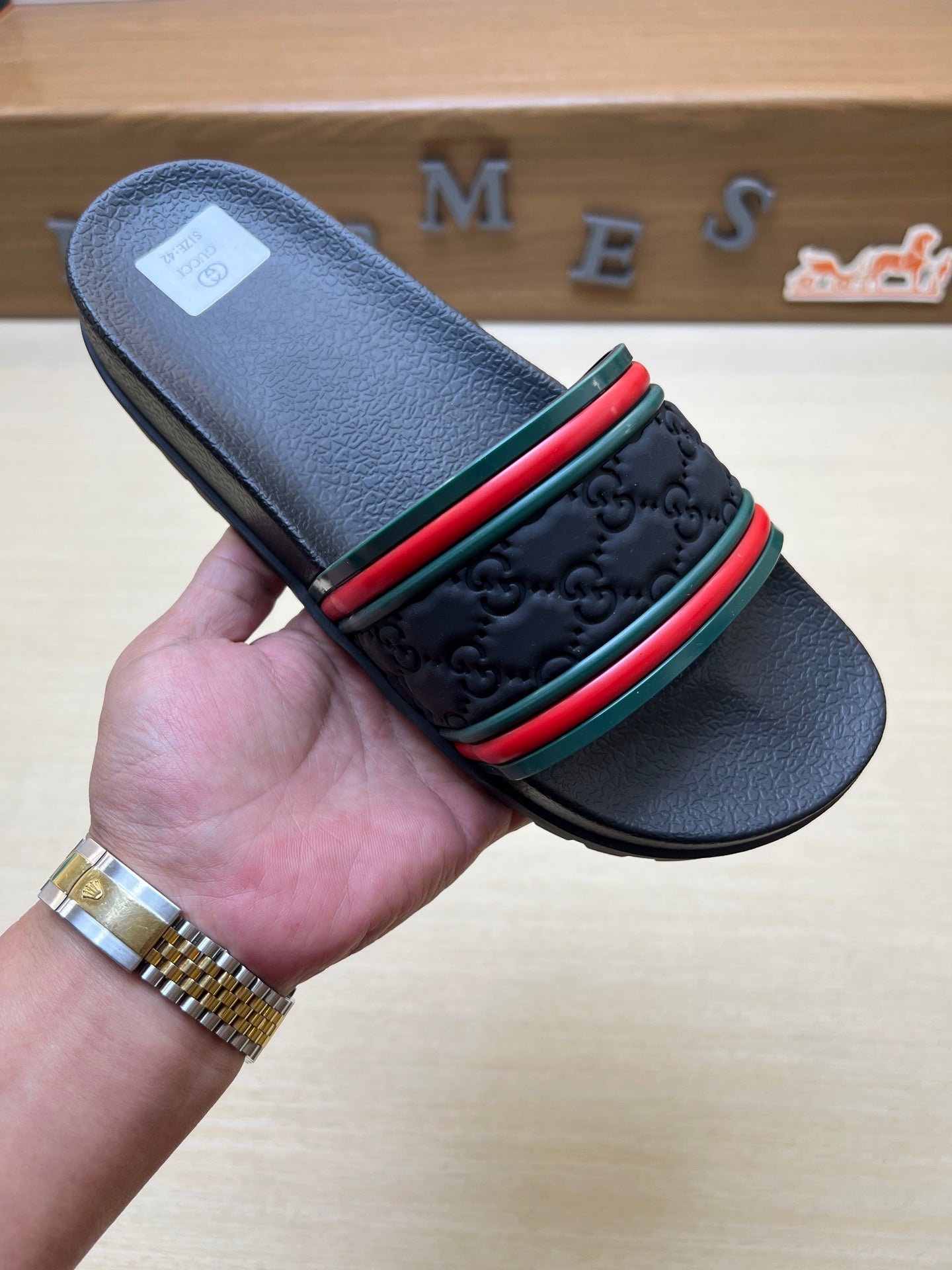 Z5X76B7  Popular slippers