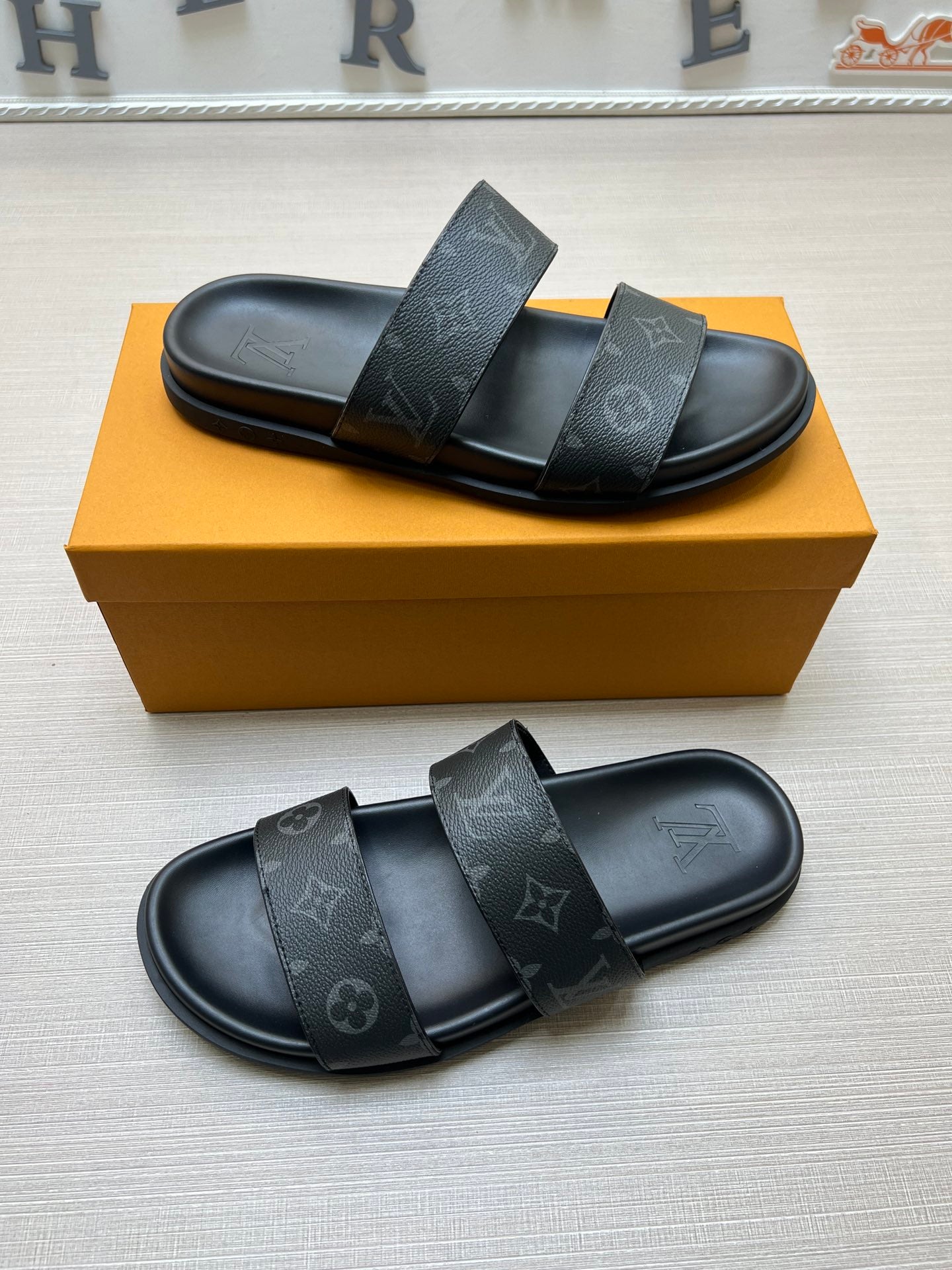 Z5ZE56 Popular slippers