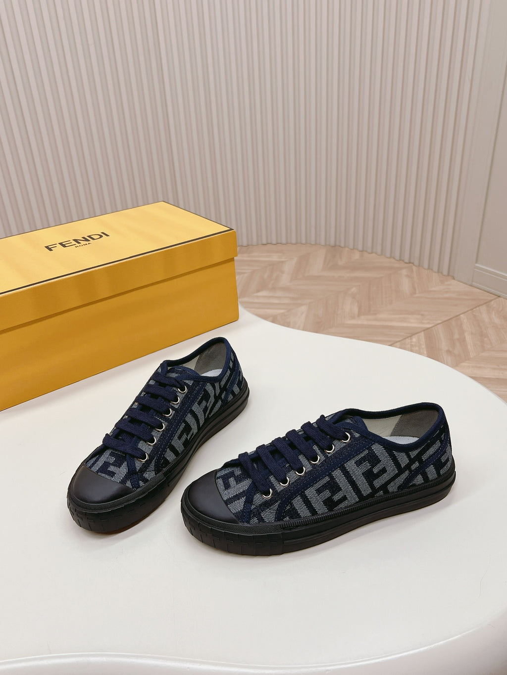 Z2Q105F423 Popular high-quality Shoes