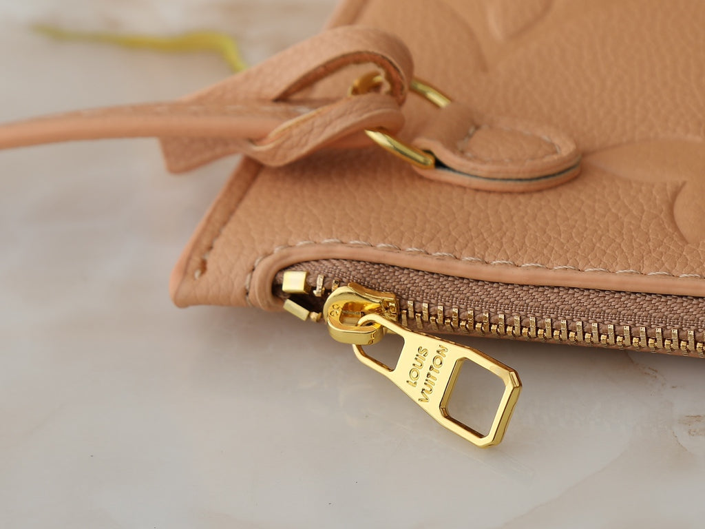 B1P46E92 Popular leather bag