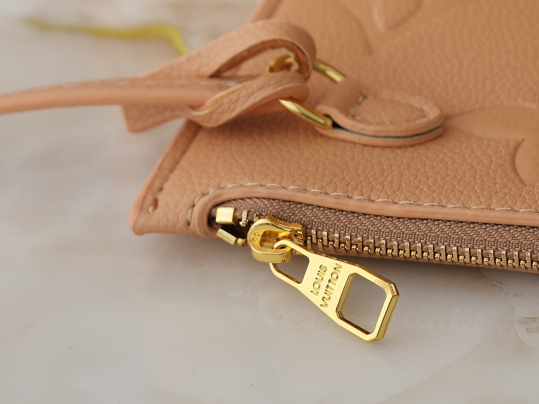 B1P46E92 Popular leather bag