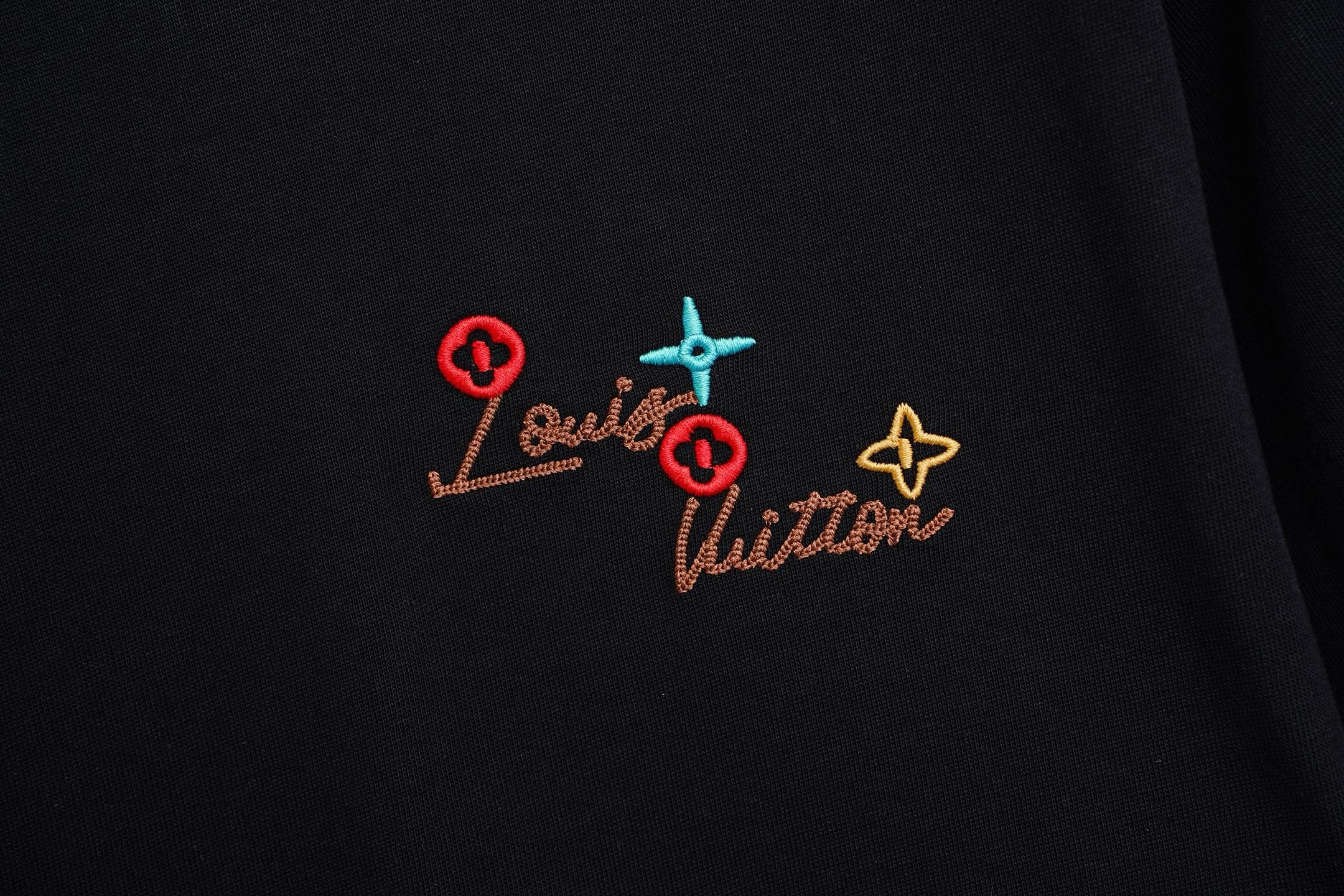 U1R76E17 Popular T-shirts