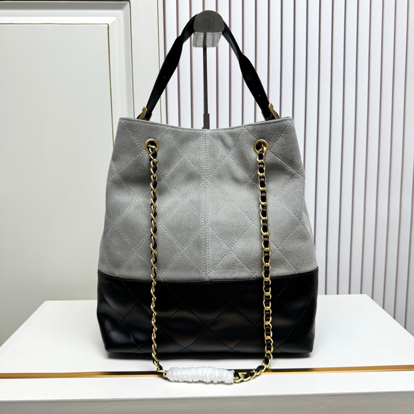 B1P46C19 Popular leather bag