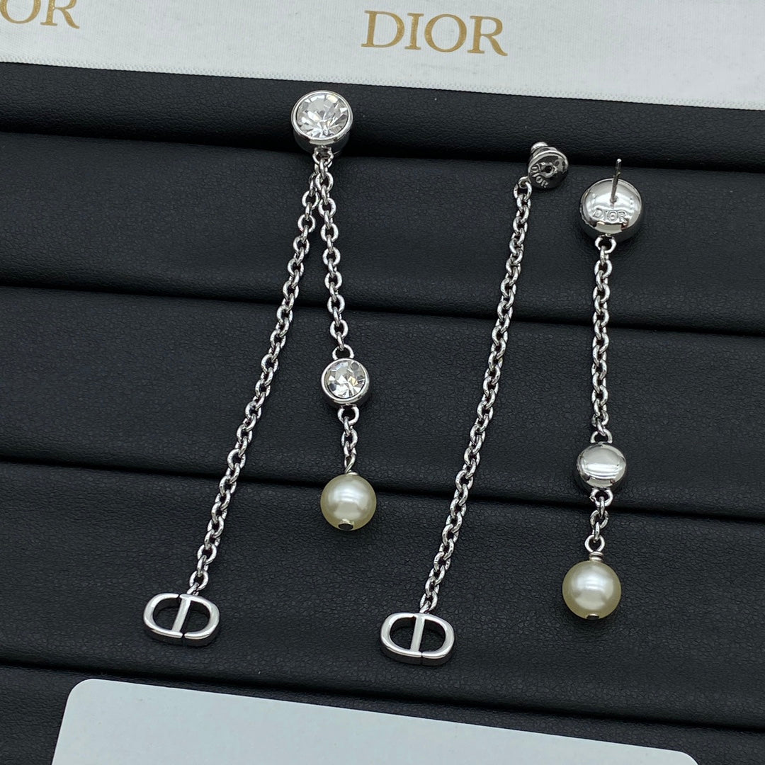 X1Z94D1076E Popular Earrings