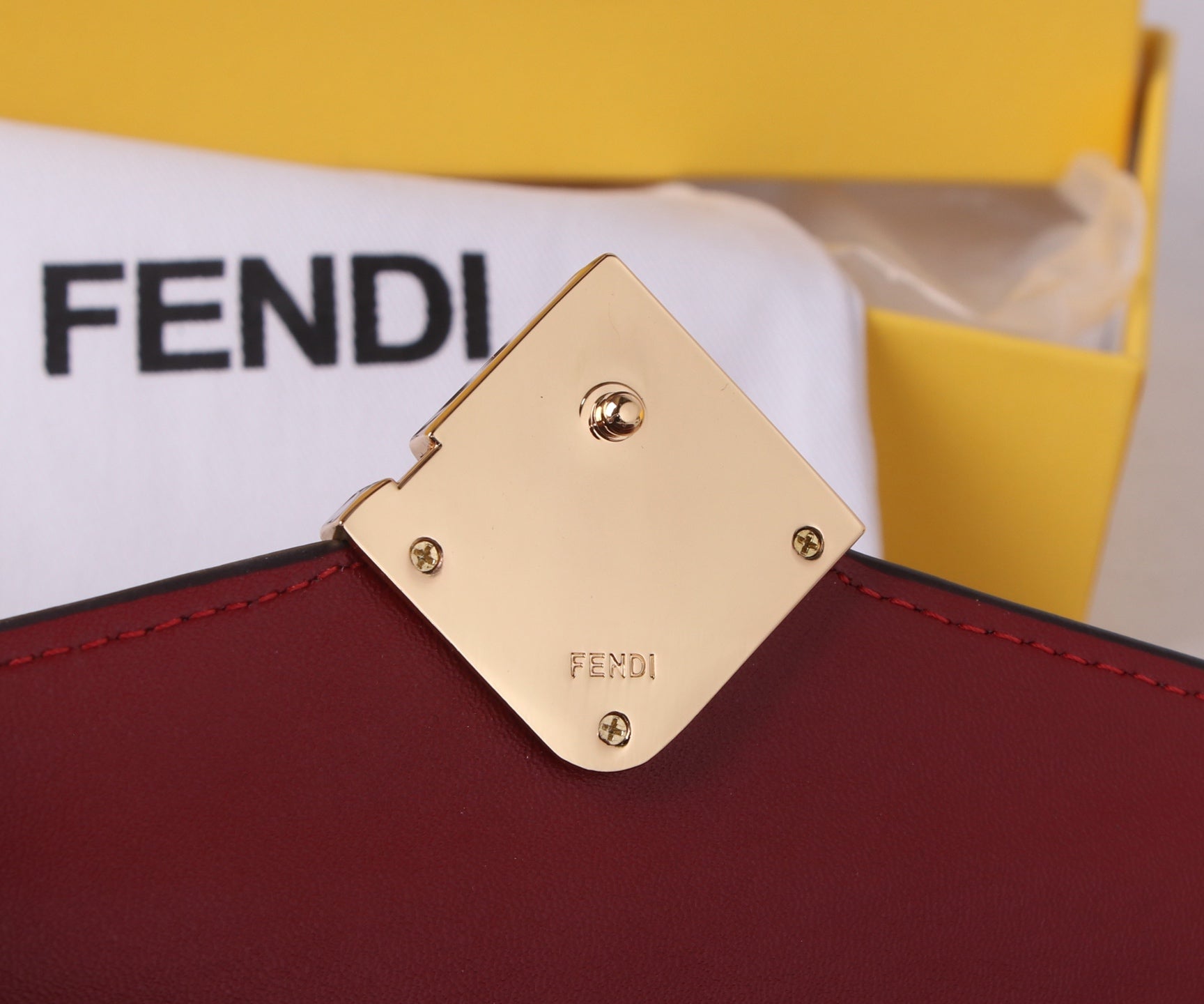 B1P36F103 Popular leather bag