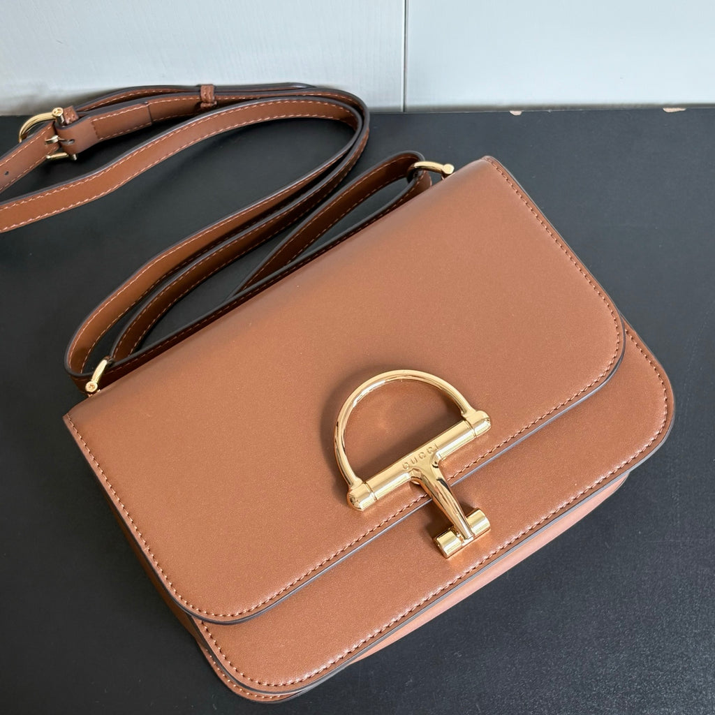 B1P36B110 Popular leather bag