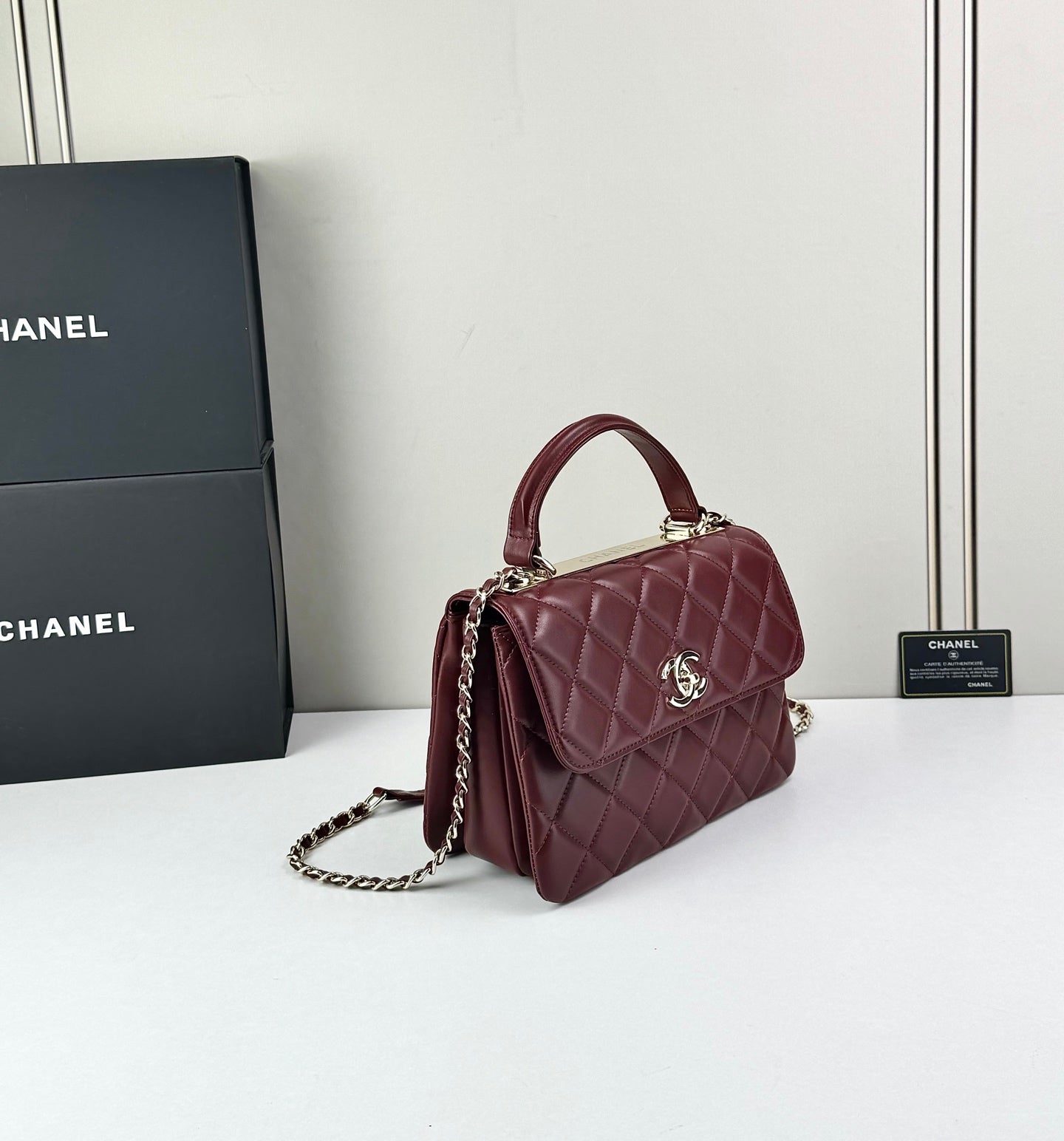 B1X76C7  Popular leather bag