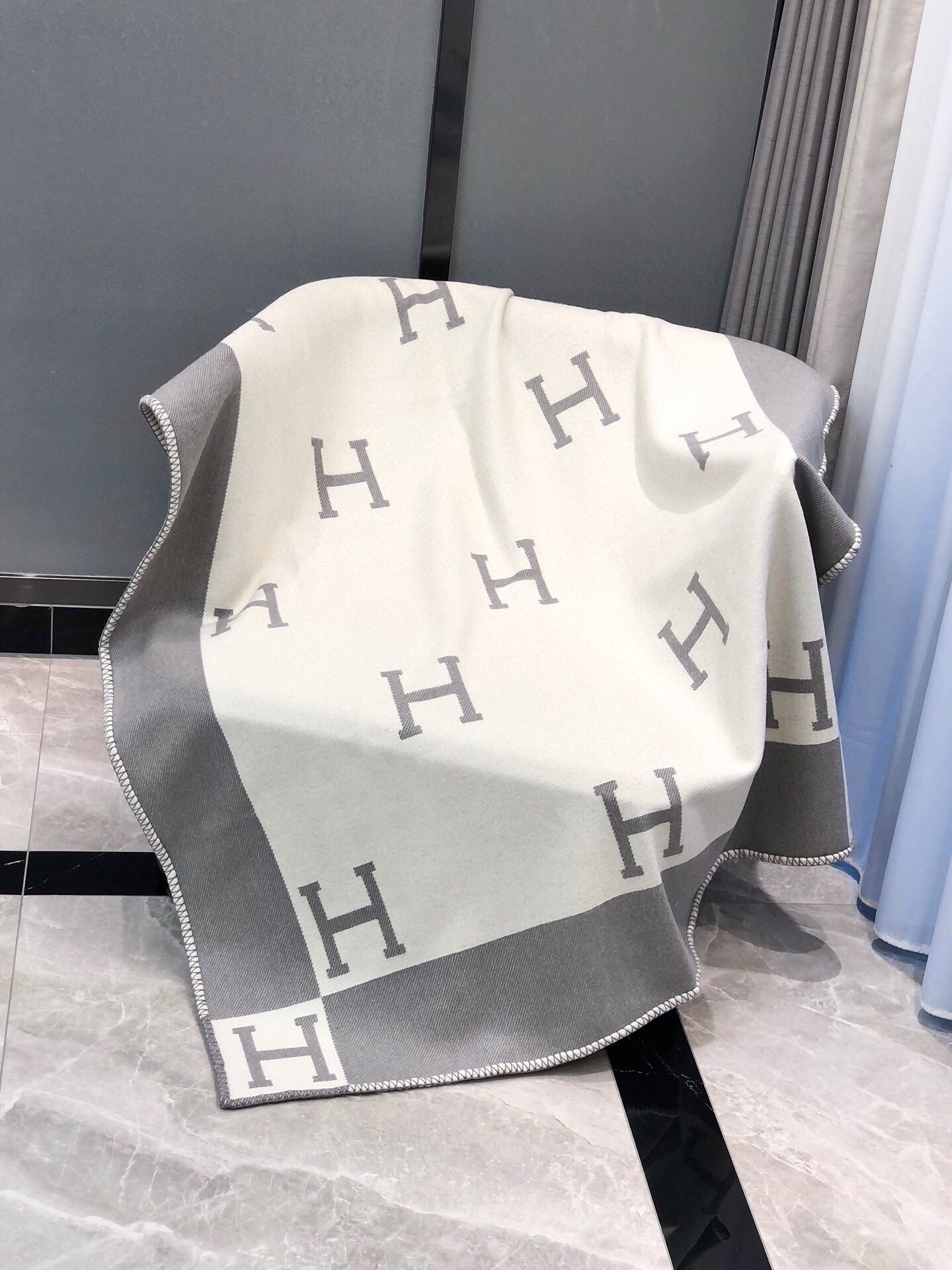 W1R86H28 Popular blanket