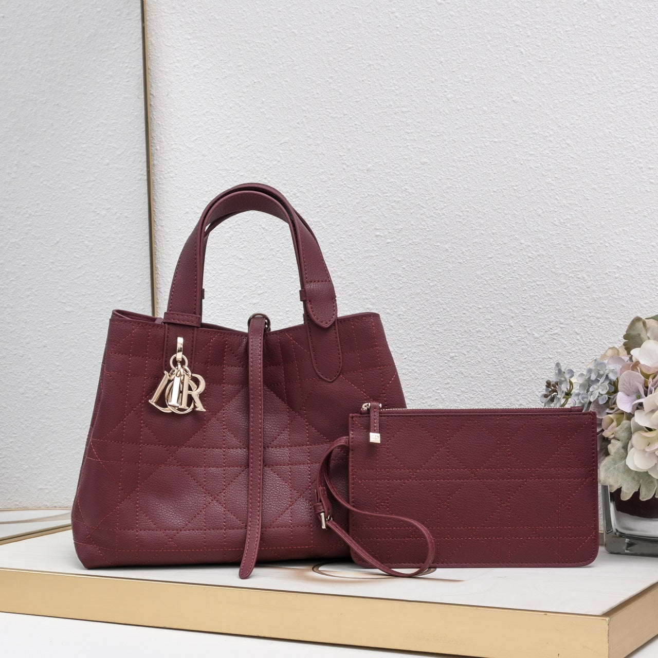 B1R76D42 Popular leather bag