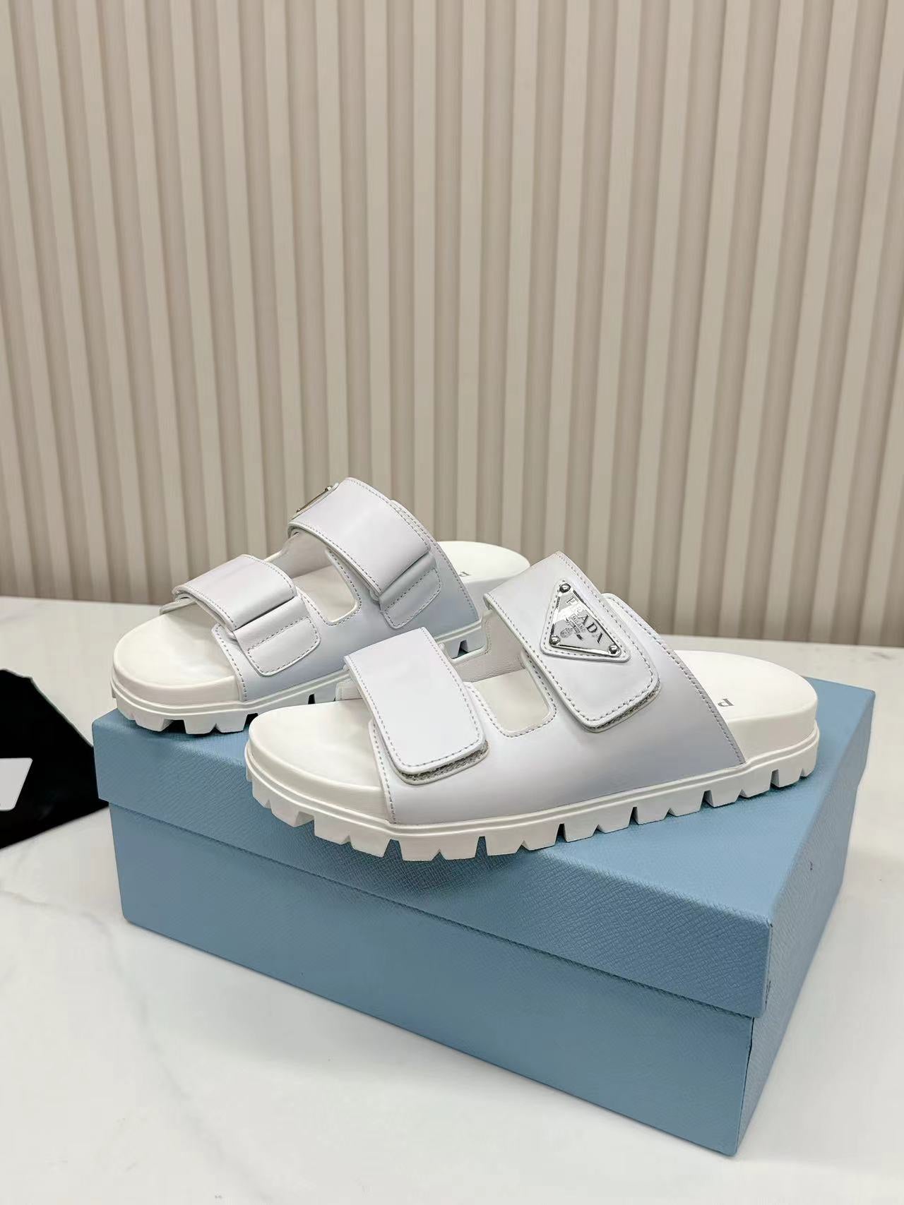 Z1ZPD26 Popular sandals