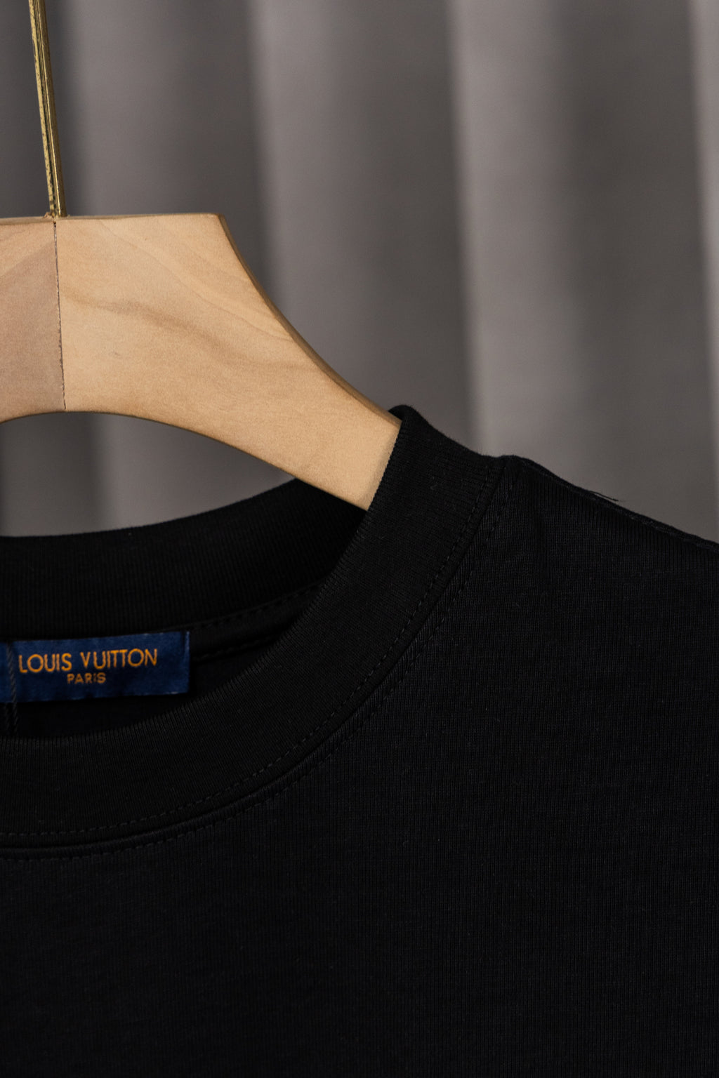 U1P36E125 Popular T-shirts