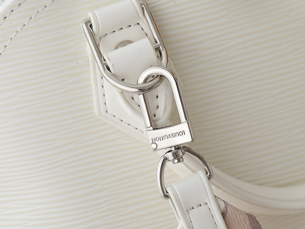 B1P46E102 Popular leather bag