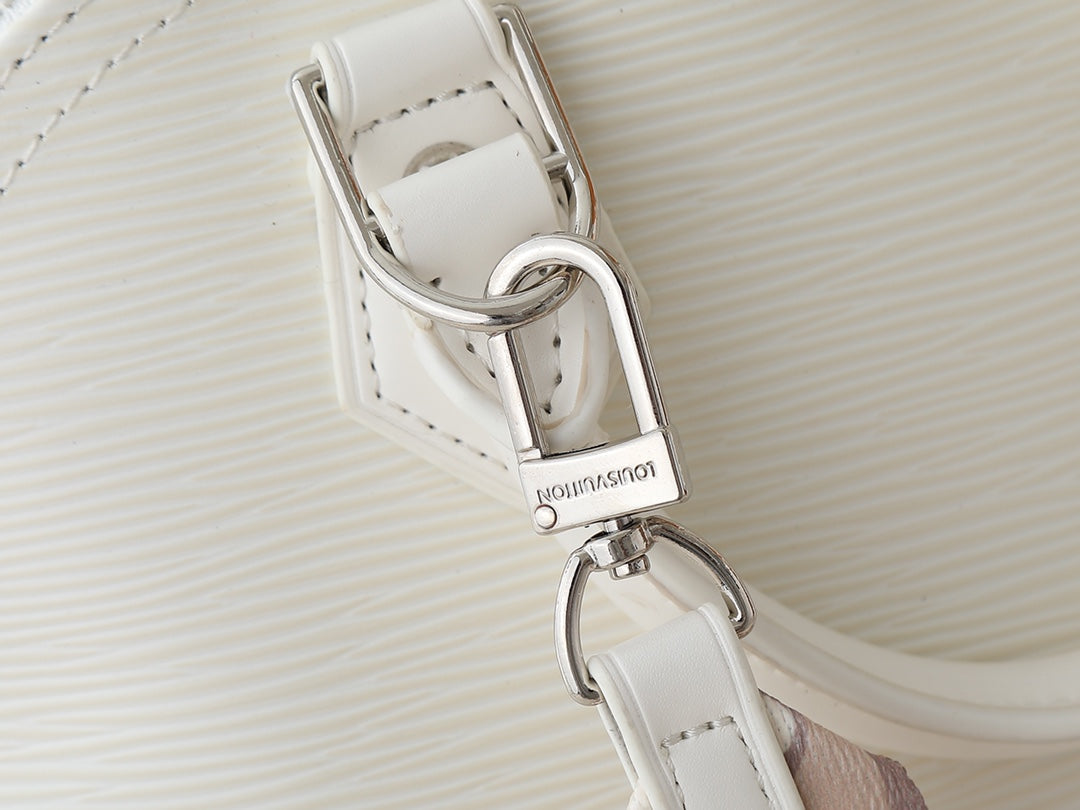B1P46E102 Popular leather bag