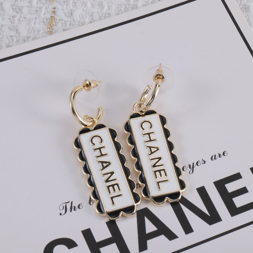 X1Z94C1091E Popular  Earrings