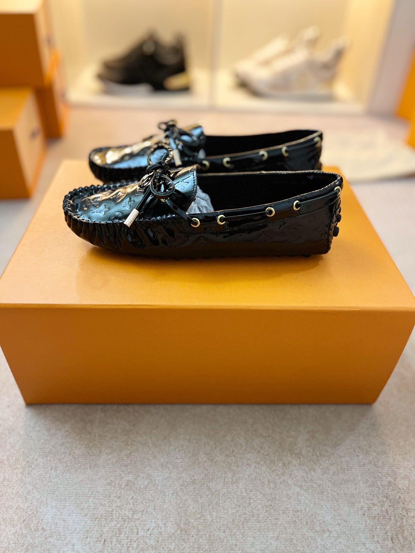 Z2Q95E99 Popular high-quality leather shoes