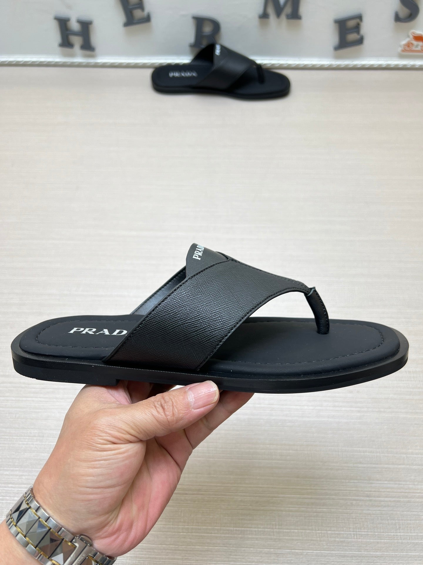 Z5ZPD72  Popular slippers