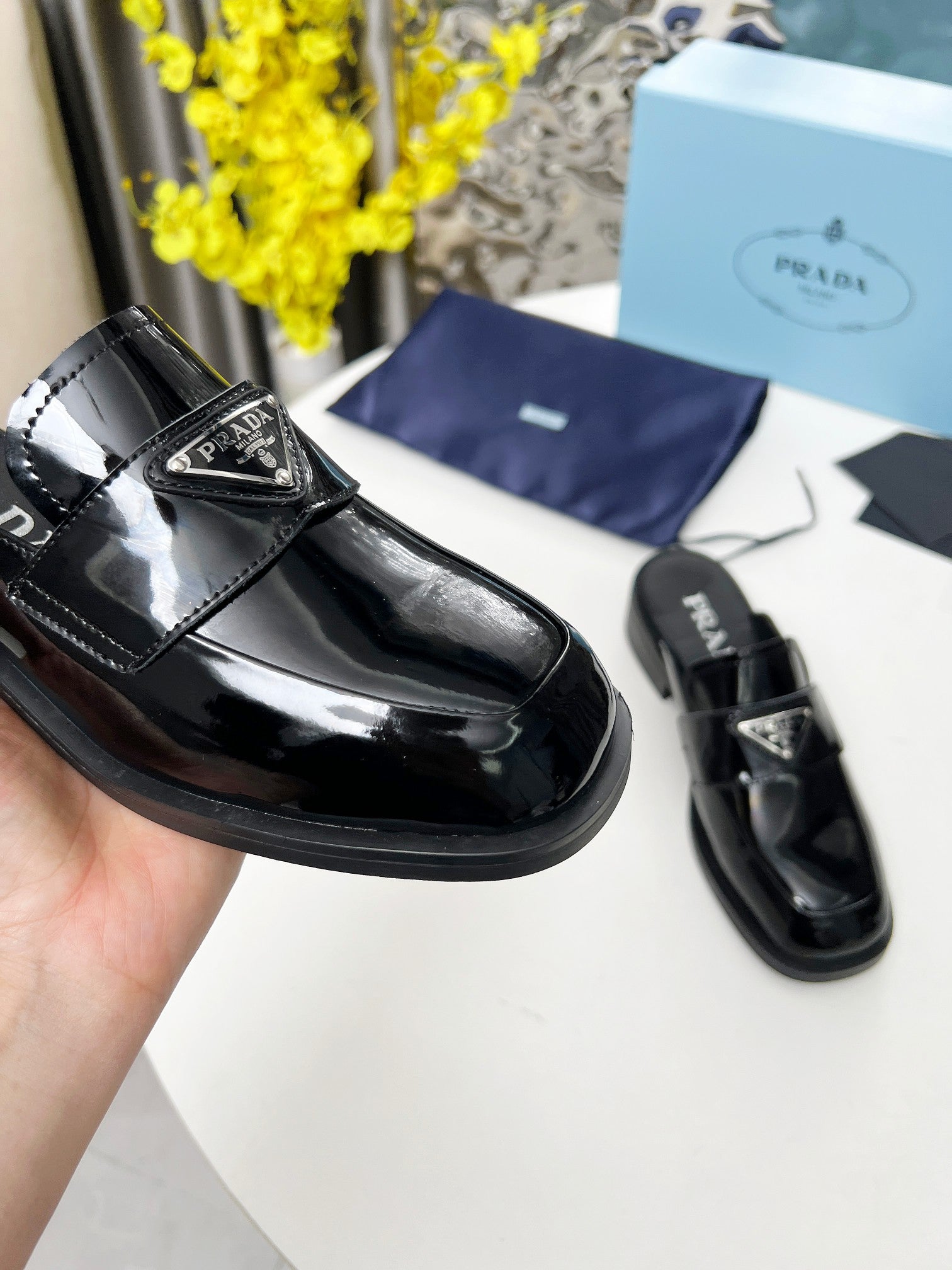 Z2Q105P403 Popular high-quality leather Shoes