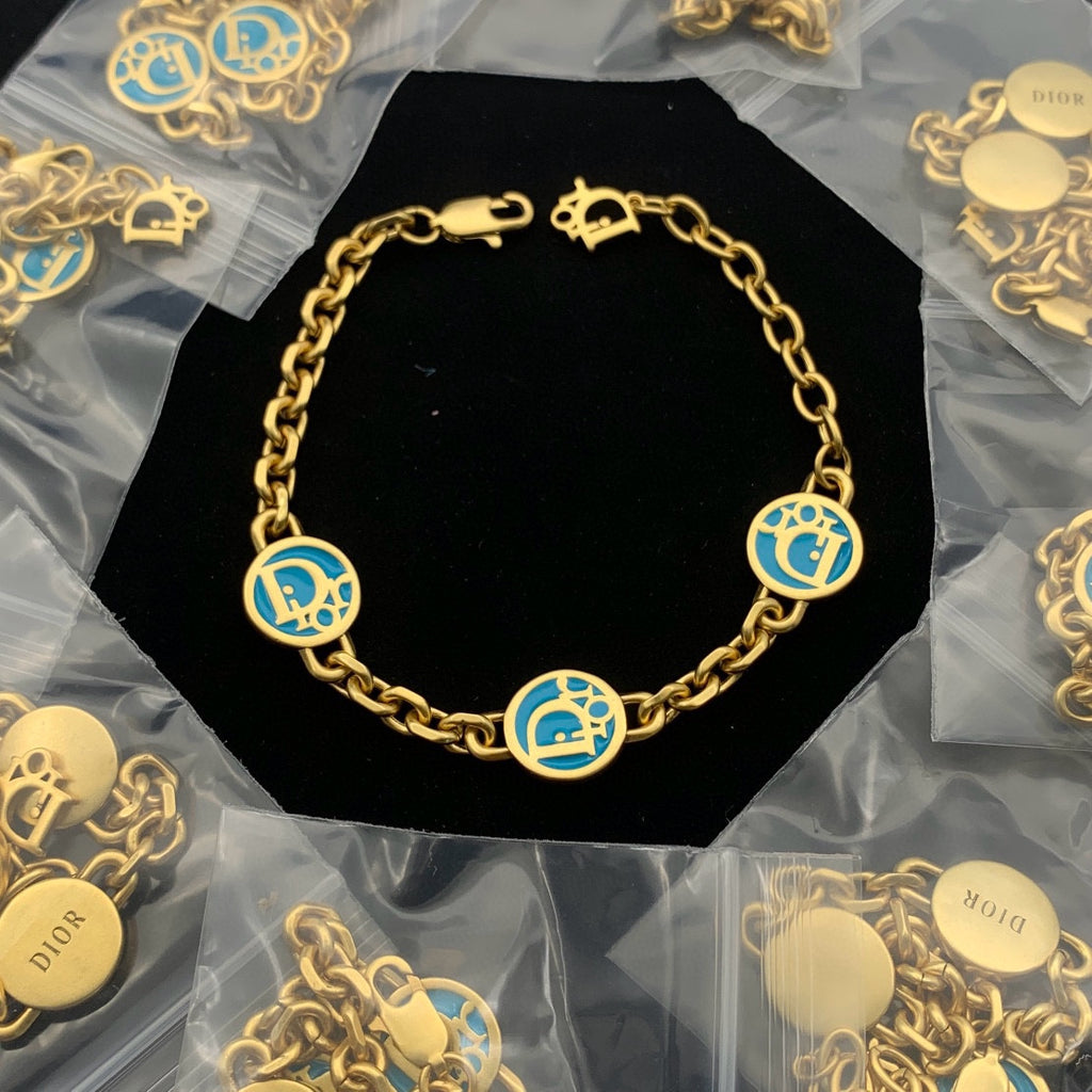X1Z94D1074K  Popular Bracelets