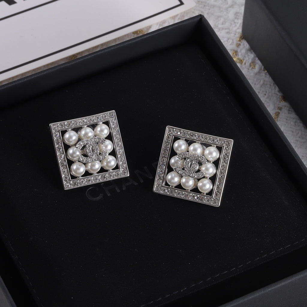 X1Z54C376E Popular Earrings