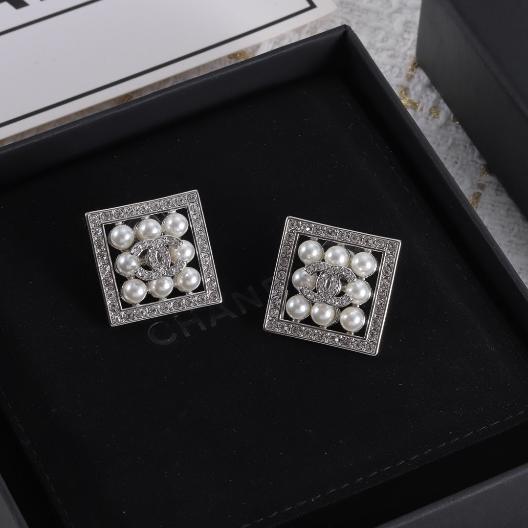 X1Z54C376E Popular Earrings